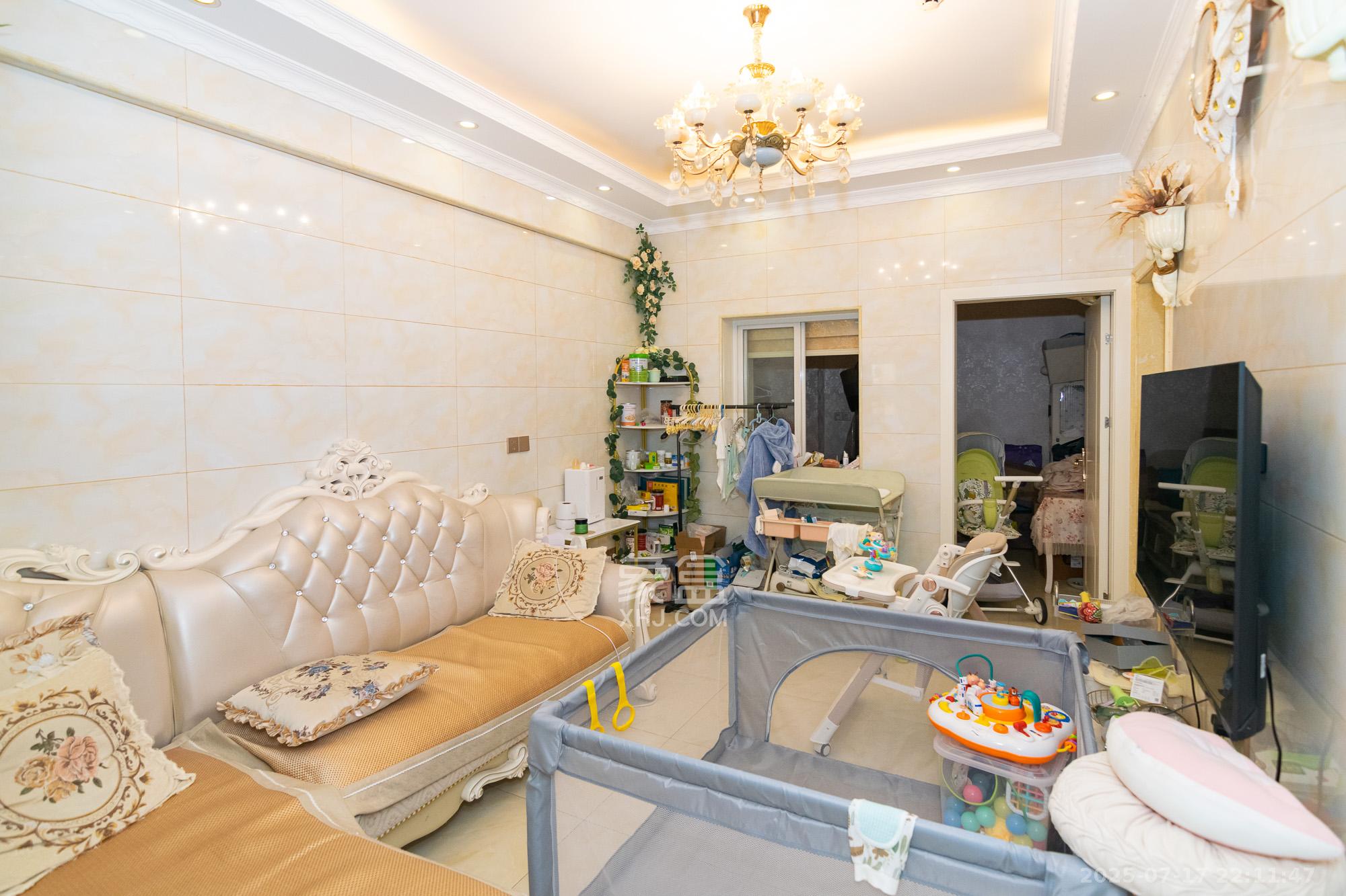 润和紫郡一期  2室2厅1卫    38.8万 润和紫郡一期  2室2厅1卫    38.8万客厅