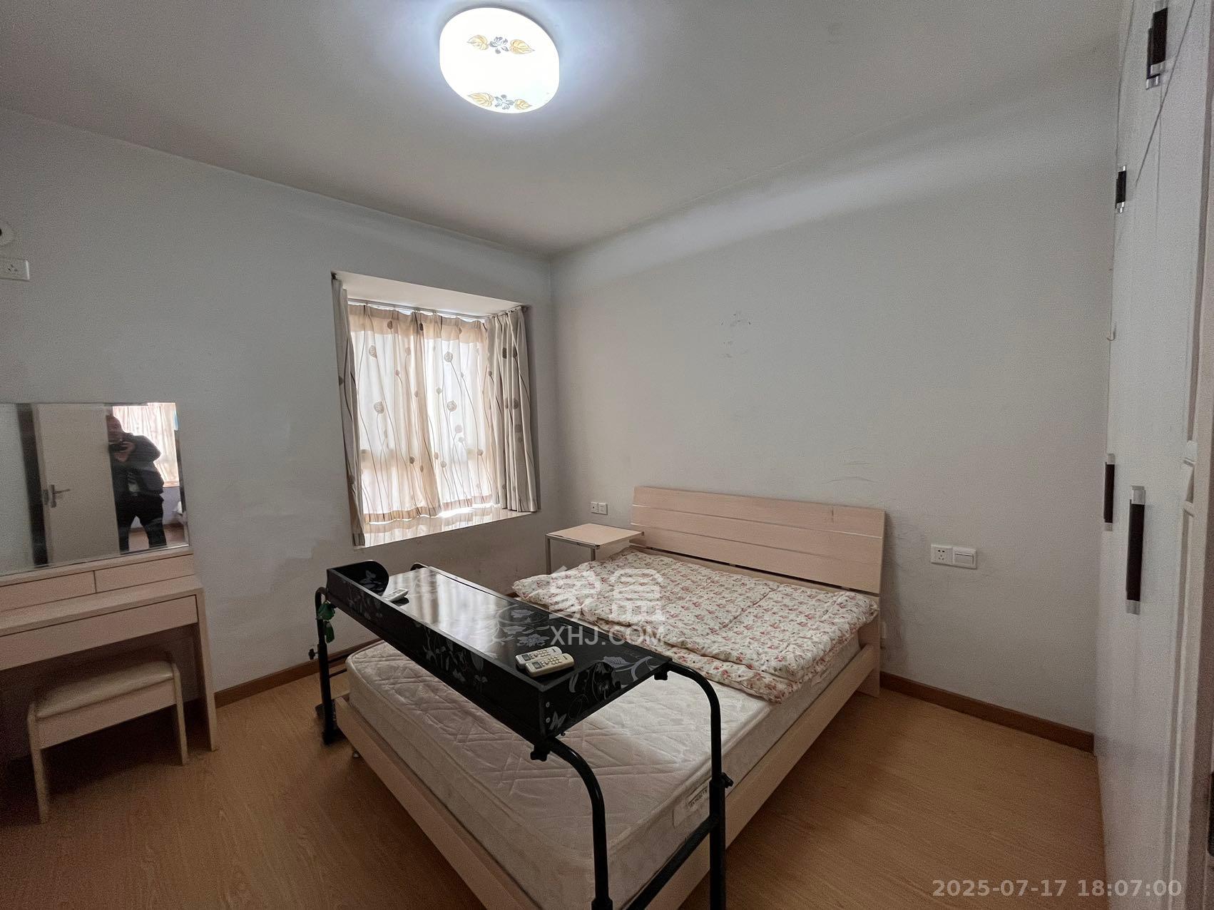 嘉盛华庭(一期、二期、三期) 3室1厅1卫 2400.0元/月 嘉盛华庭(一期、二期、三期) 3室1厅1卫 2400.0元/月室内图