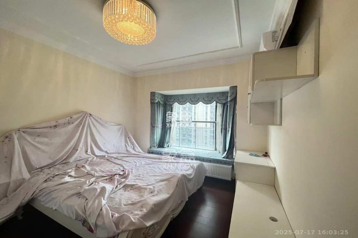 恒大江湾  3室2厅1卫    3000.0元/月 恒大江湾  3室2厅1卫    3000.0元/月室内图