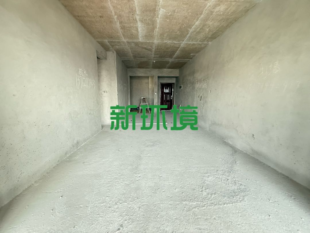 昊天珑璟湾  3室2厅2卫   57.80万客厅
