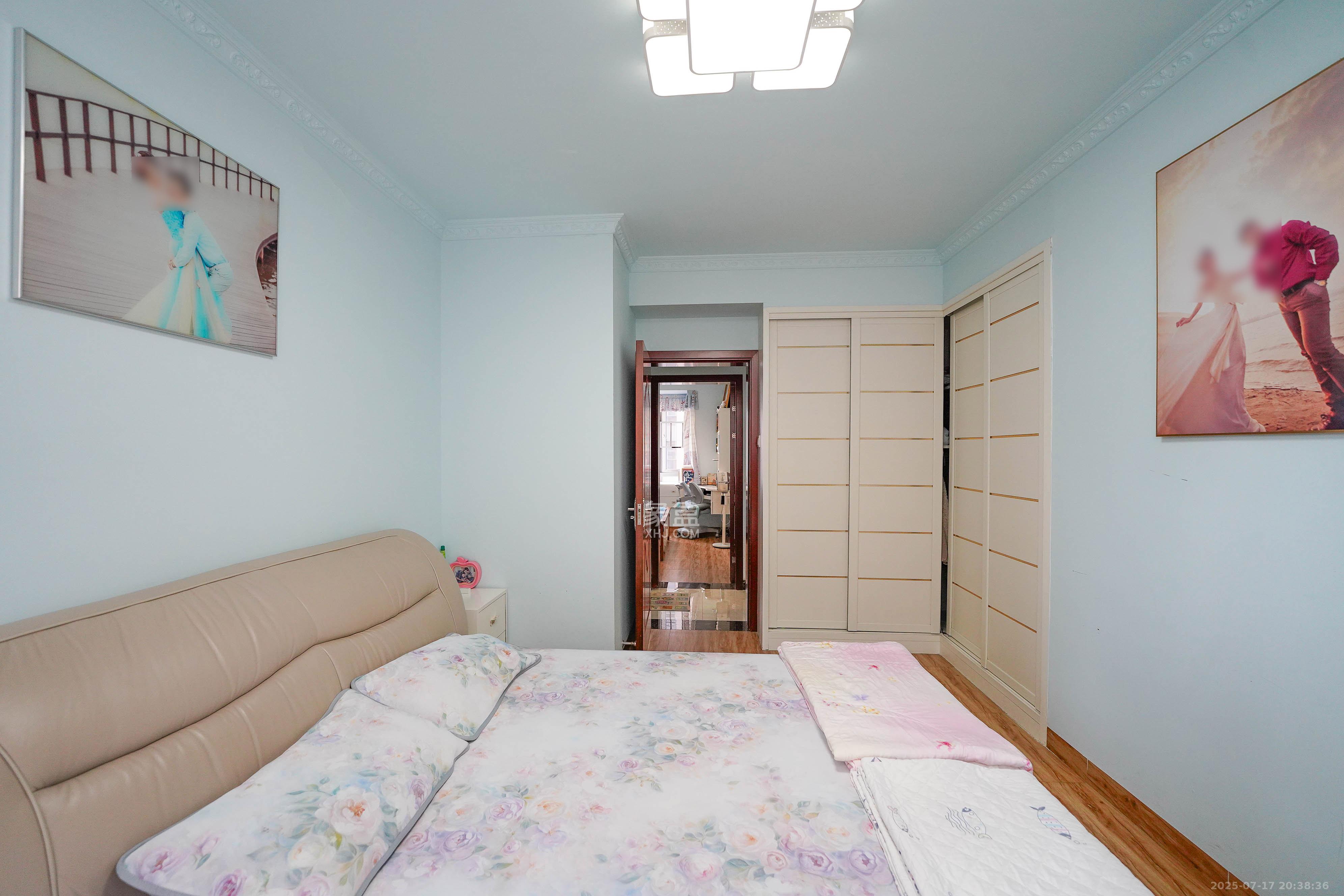 丽发新城 2室2厅1卫 63.80万 丽发新城 2室2厅1卫 63.80万卧室