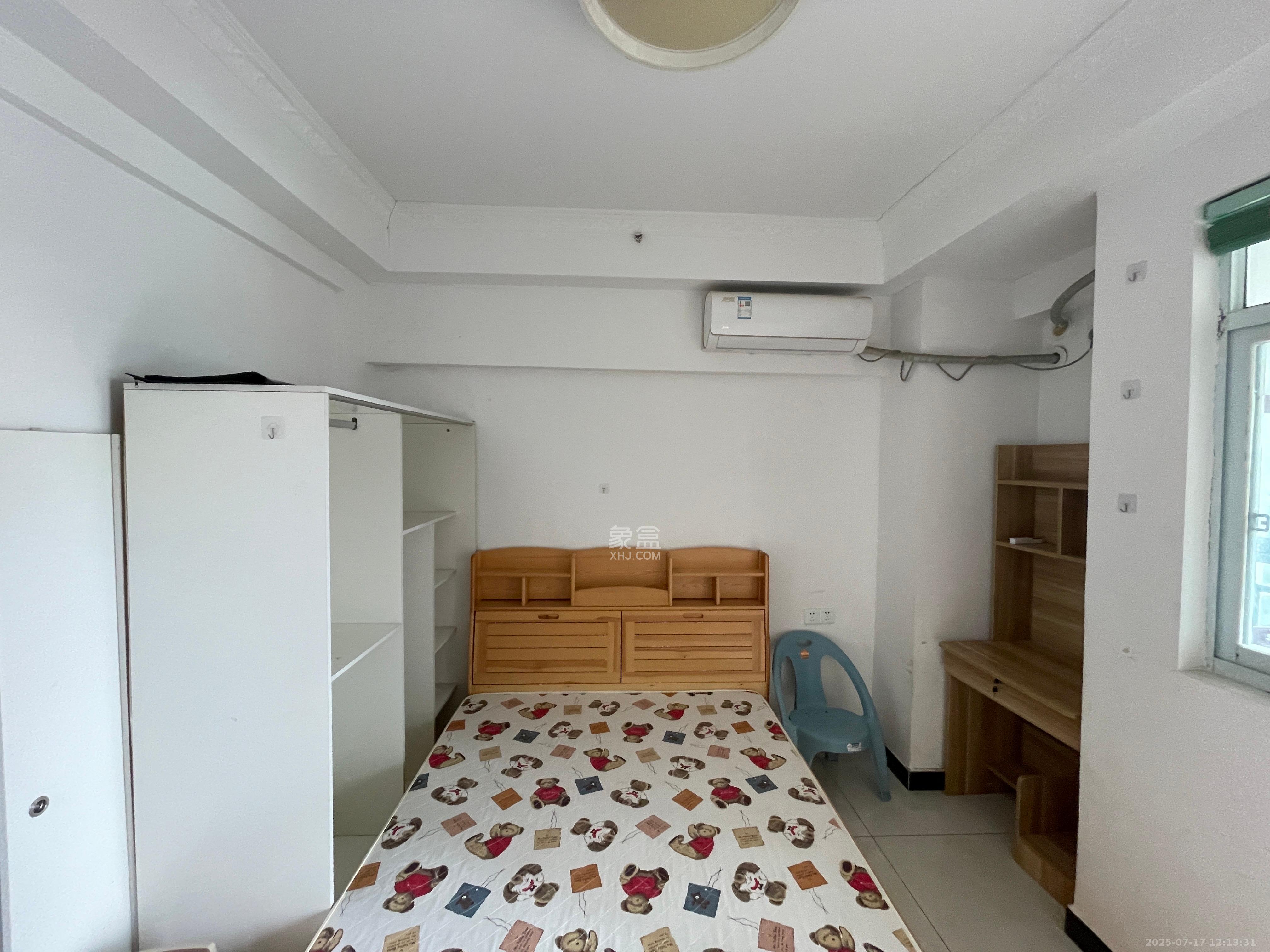 中交里城  1室1厅1卫   1850.00元/月室内图