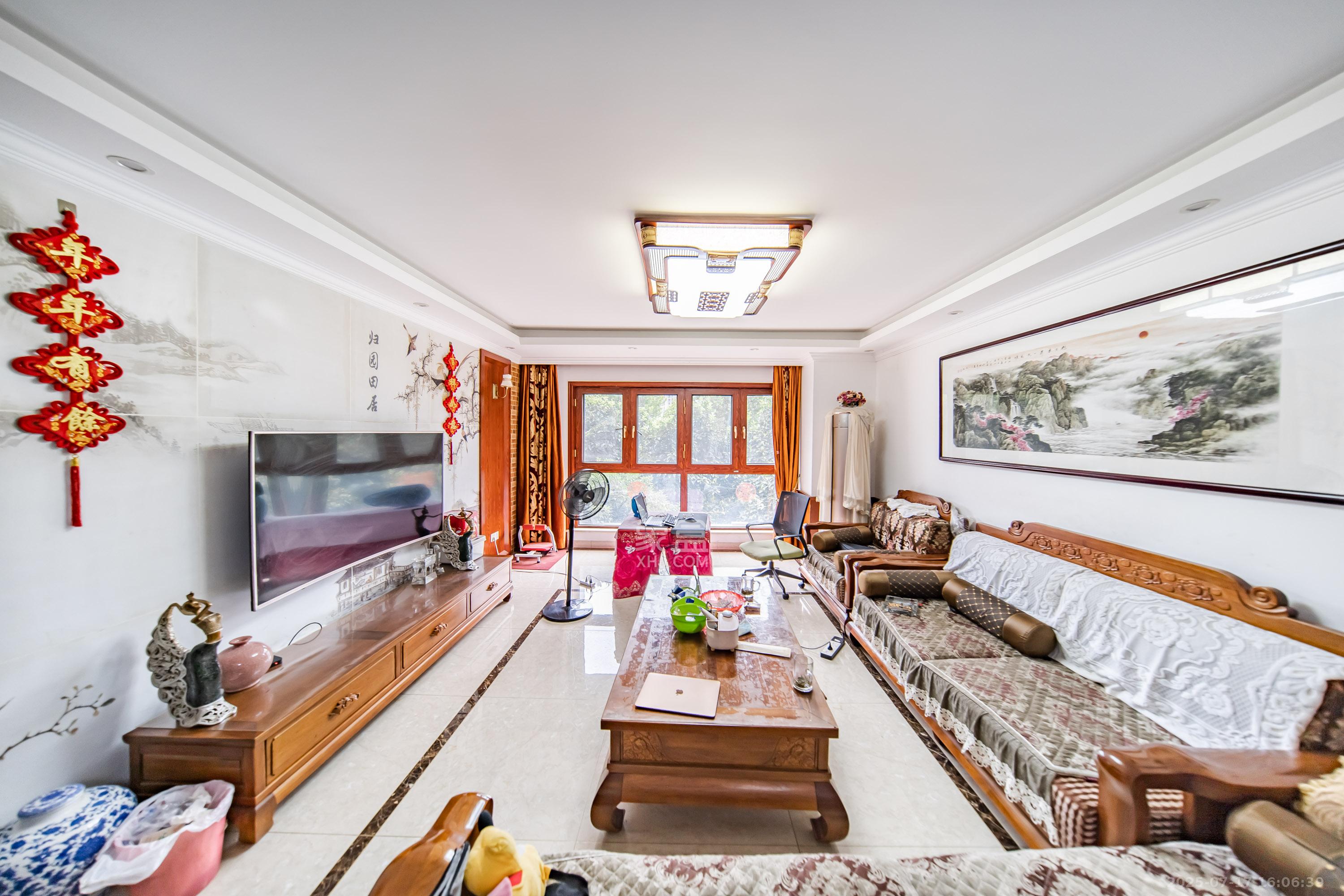 兰亭湾畔 4室2厅1卫 127.8万 兰亭湾畔 4室2厅1卫 127.8万客厅