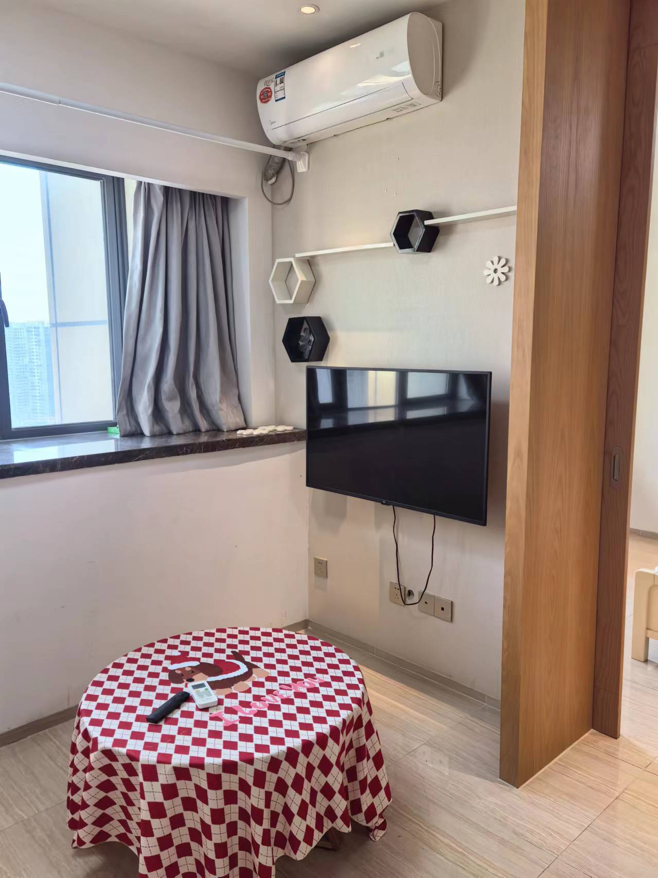 海航豪庭北苑  1室1厅1卫   2800.00元/月室内图