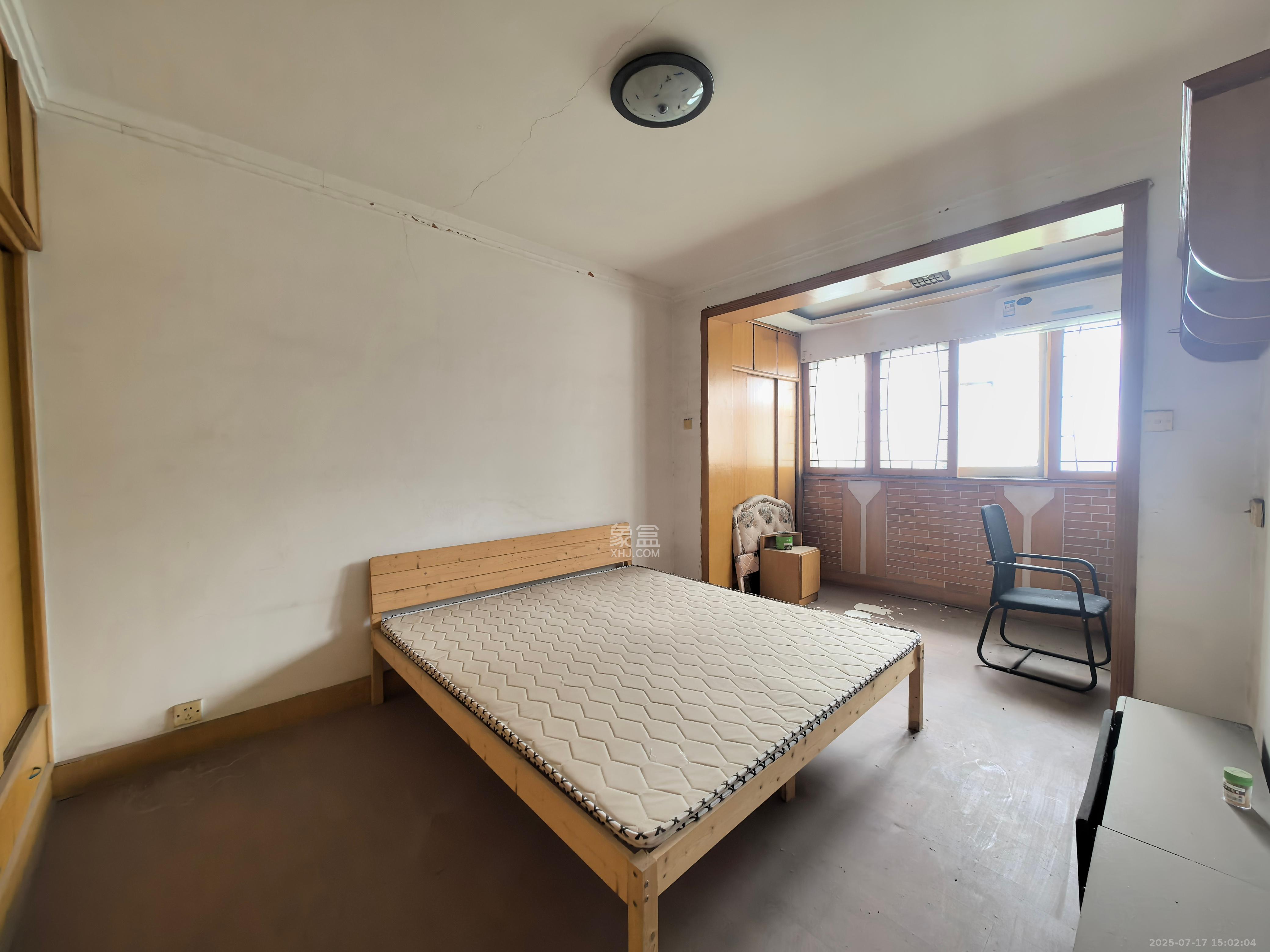 紫荆园社区新铁路宿舍(长铁下大垅) 2室1厅1卫 1000.0元/月 紫荆园社区新铁路宿舍(长铁下大垅) 2室1厅1卫 1000.0元/月室内图