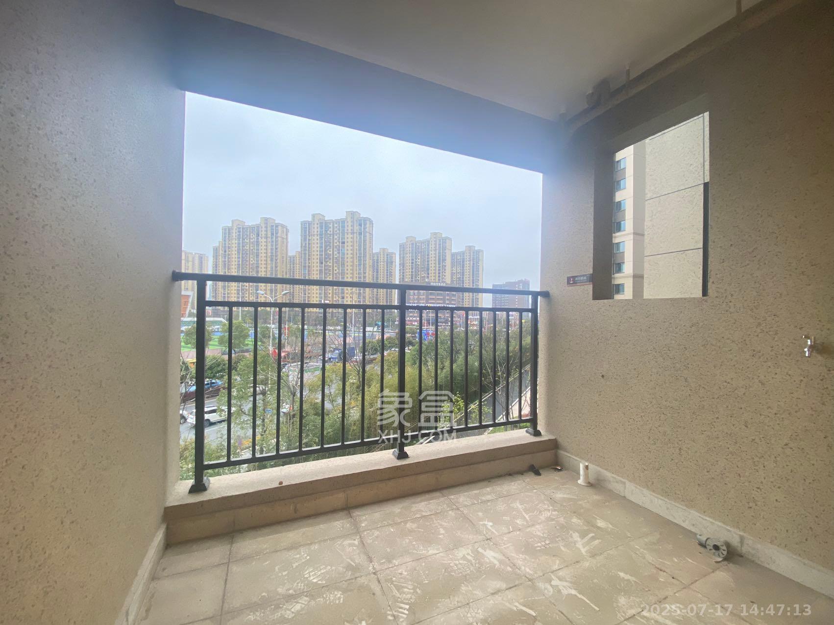 万科魅力之城天阔里  3室1厅2卫    2400.0元/月 万科魅力之城天阔里  3室1厅2卫    2400.0元/月室内图