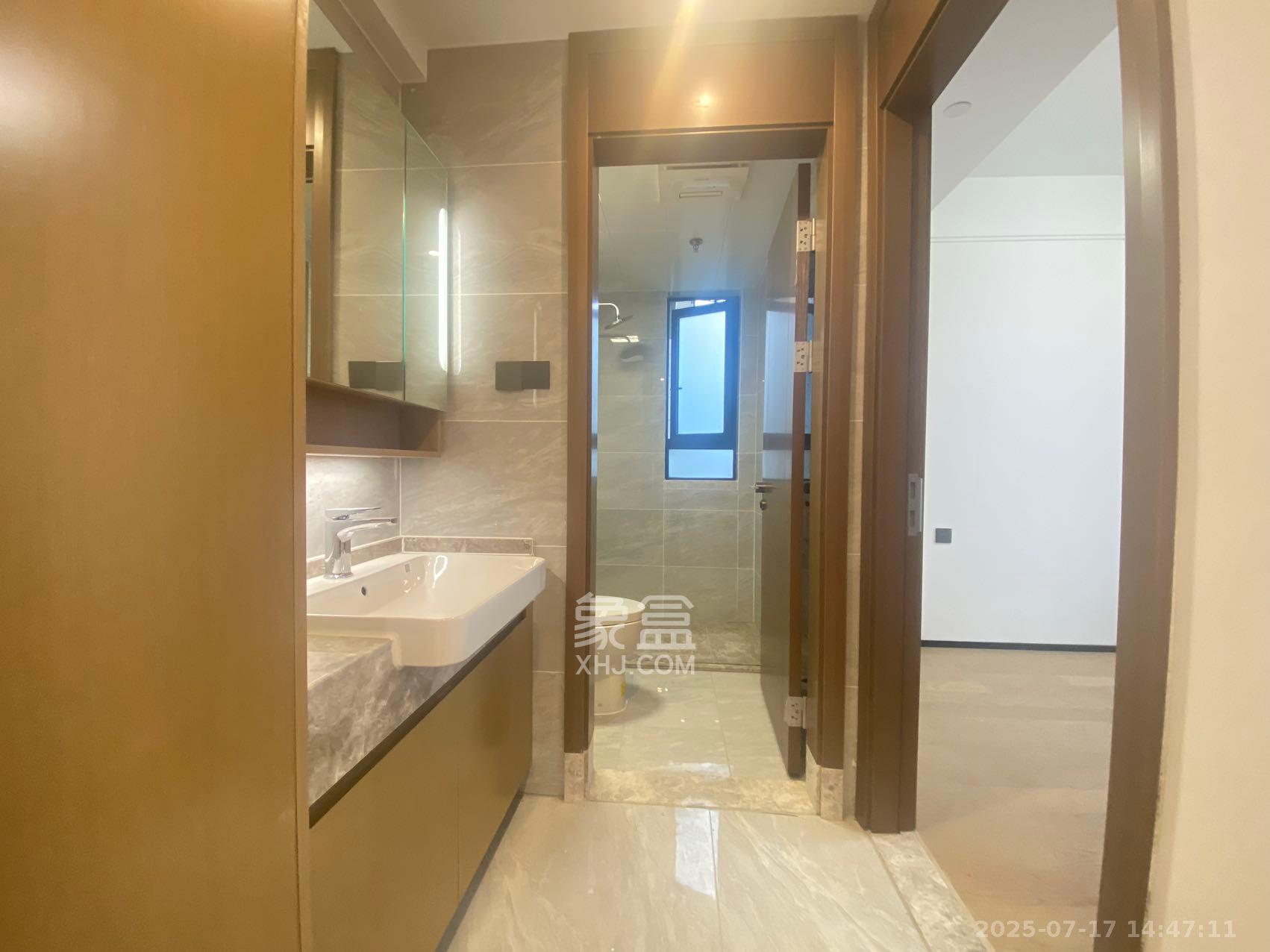 万科魅力之城天阔里  3室1厅2卫    2400.0元/月 万科魅力之城天阔里  3室1厅2卫    2400.0元/月室内图