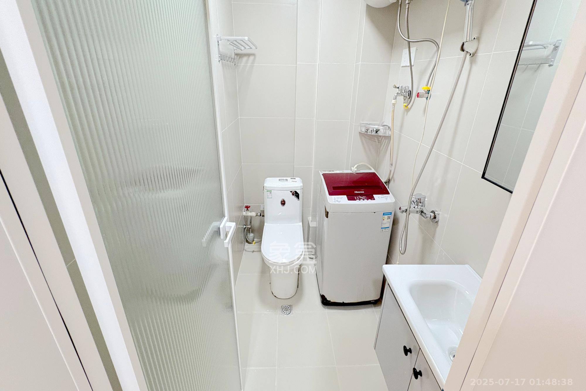 日出东方 2室1厅1卫 49.8万 日出东方 2室1厅1卫 49.8万卫生间