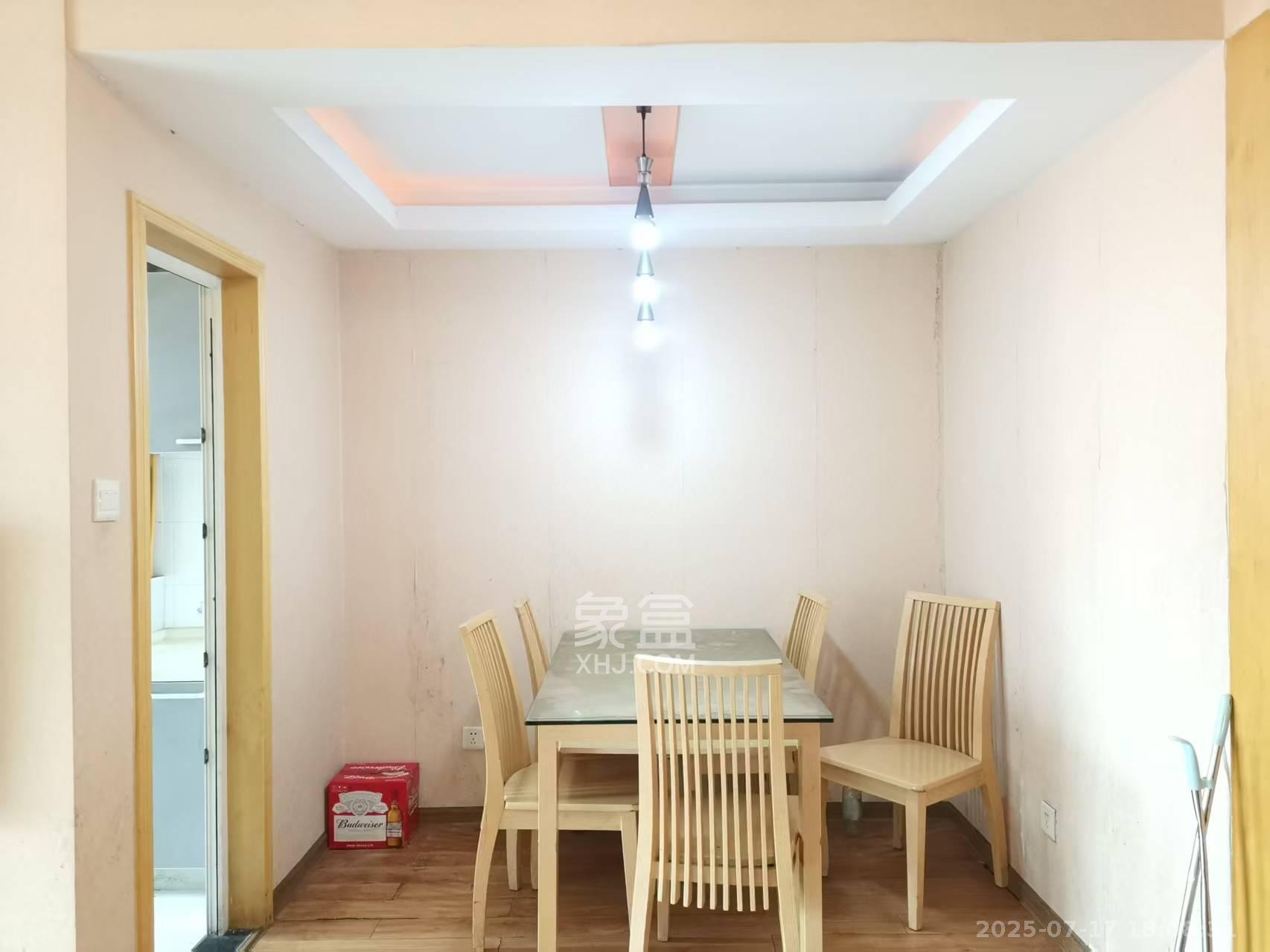 南国新城  2室2厅1卫    1600.0元/月 南国新城  2室2厅1卫    1600.0元/月室内图