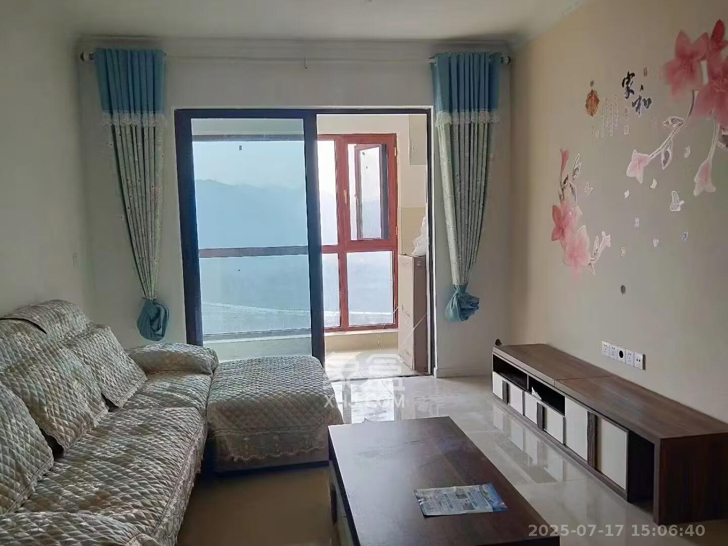 卓越浅水湾  3室2厅1卫   2500.00元/月