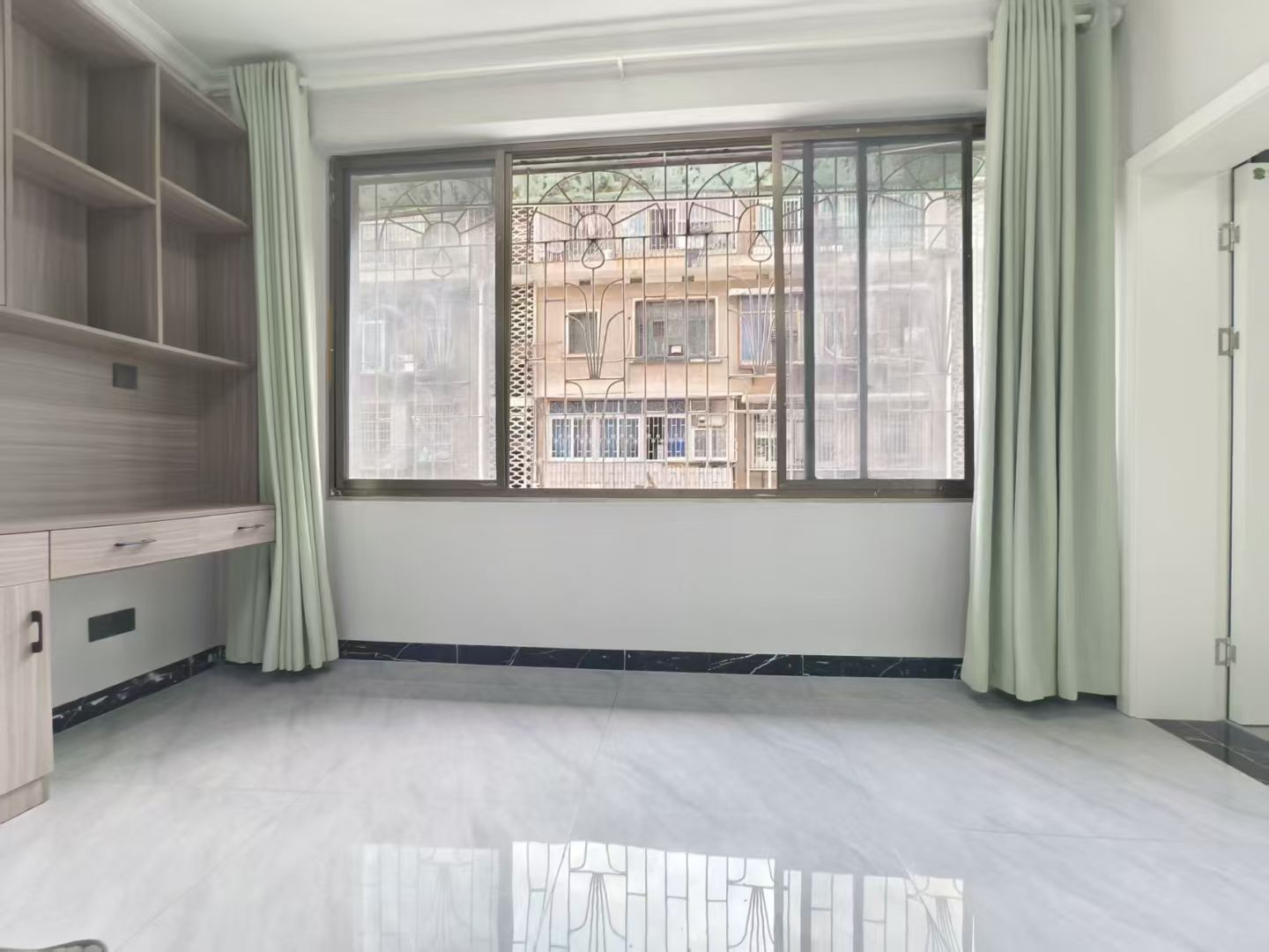 娄星区散盘 3室2厅1卫 39.8万 娄星区散盘 3室2厅1卫 39.8万客厅