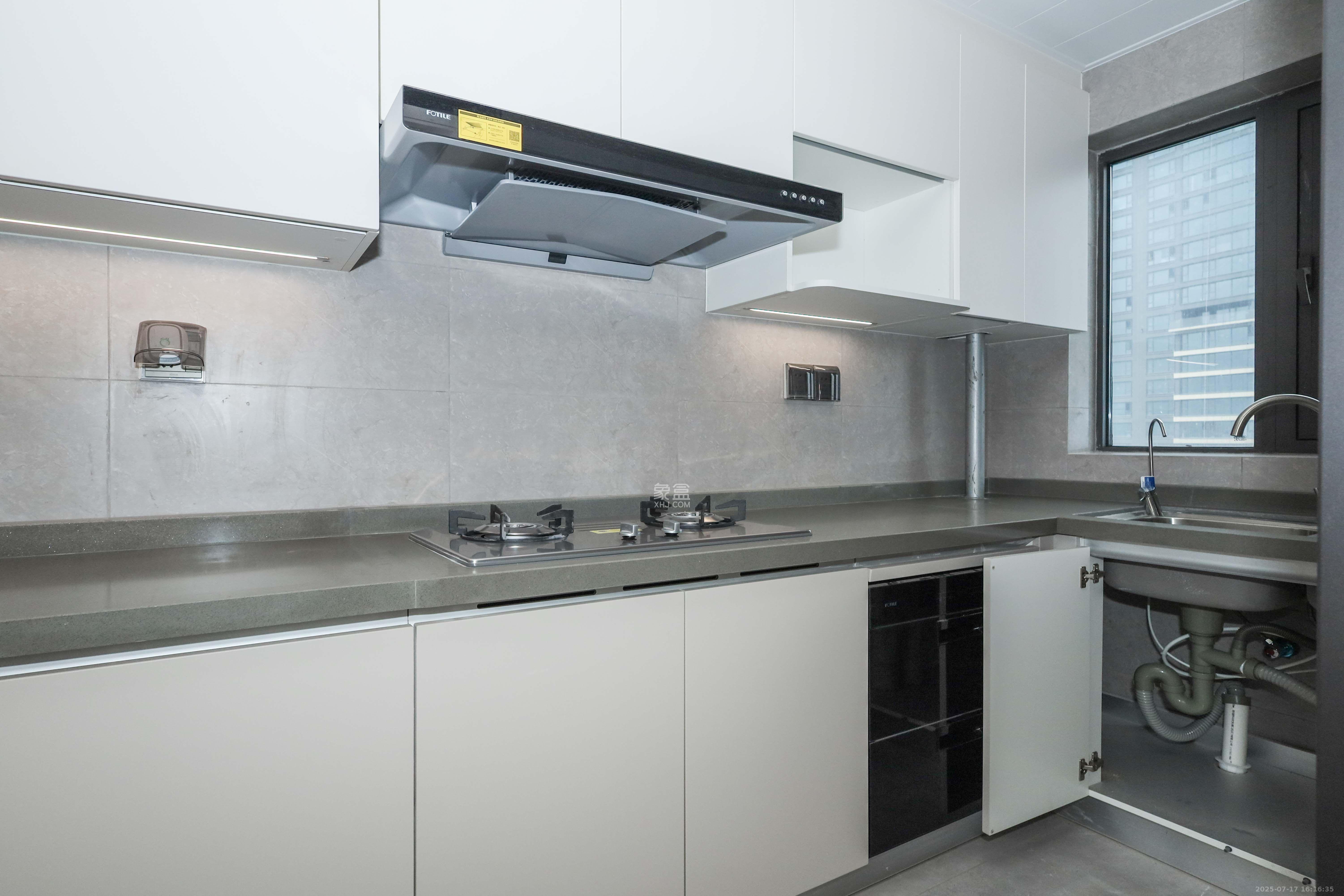 时代梅溪领峰  4室2厅2卫    3200.0元/月室内图