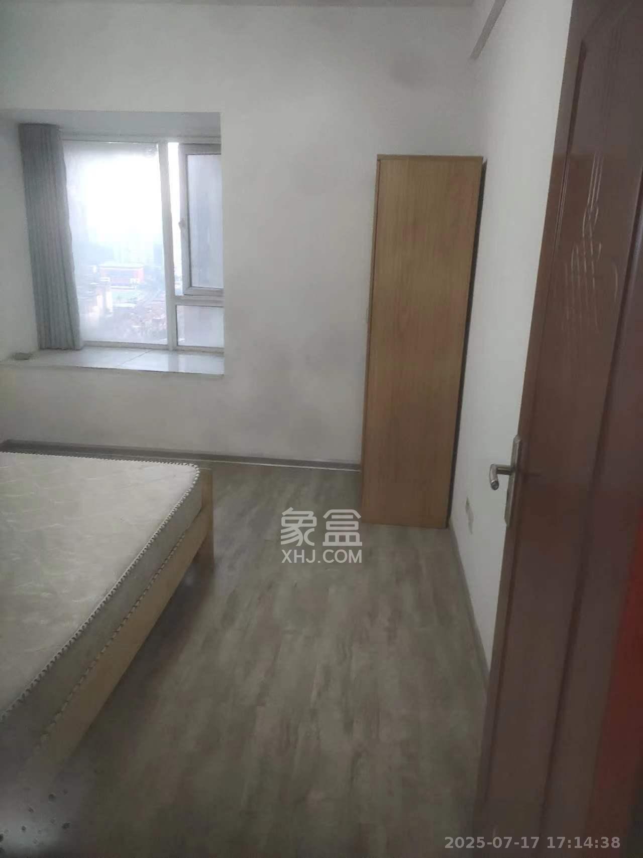 金地三千府(金地湖山樾、金地自在城)  3室2厅1卫    1400.0元/月 金地三千府(金地湖山樾、金地自在城)  3室2厅1卫    1400.0元/月室内图