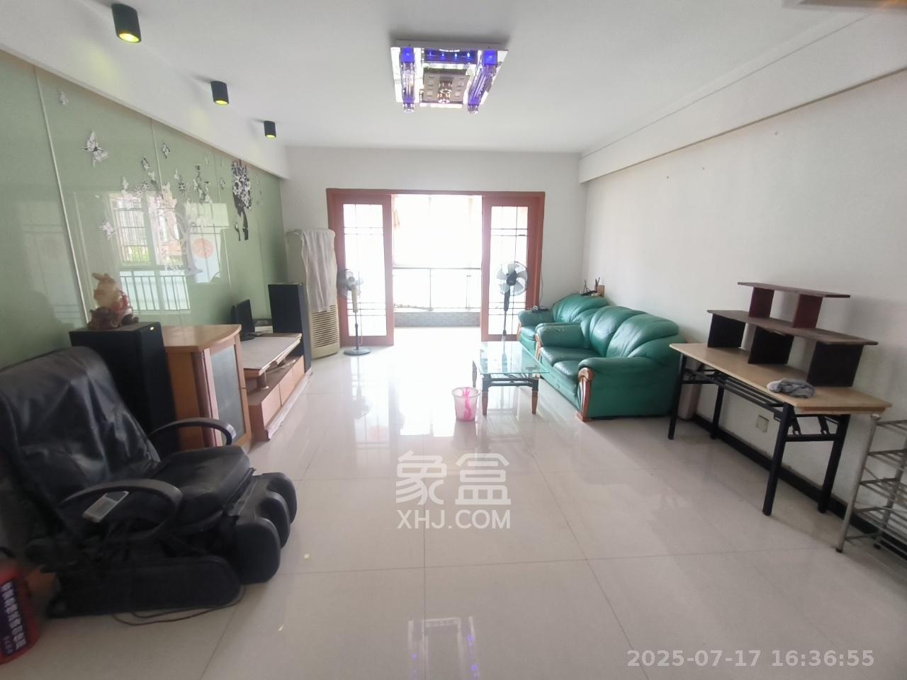 恒盛佳苑 3室2厅1卫 1800.0元/月 恒盛佳苑 3室2厅1卫 1800.0元/月室内图