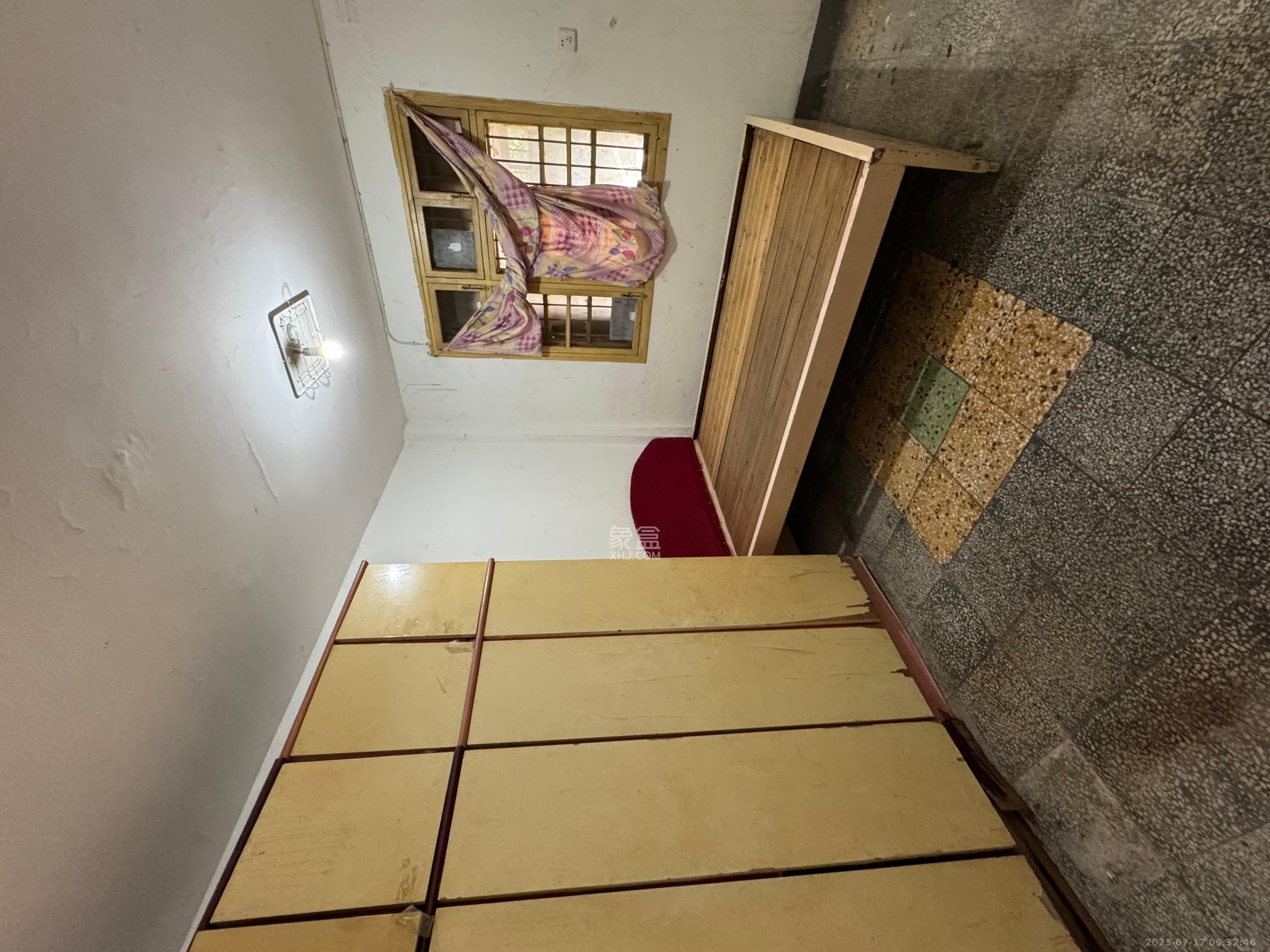 向韶村  2室1厅1卫    1800.0元/月 向韶村  2室1厅1卫    1800.0元/月室内图