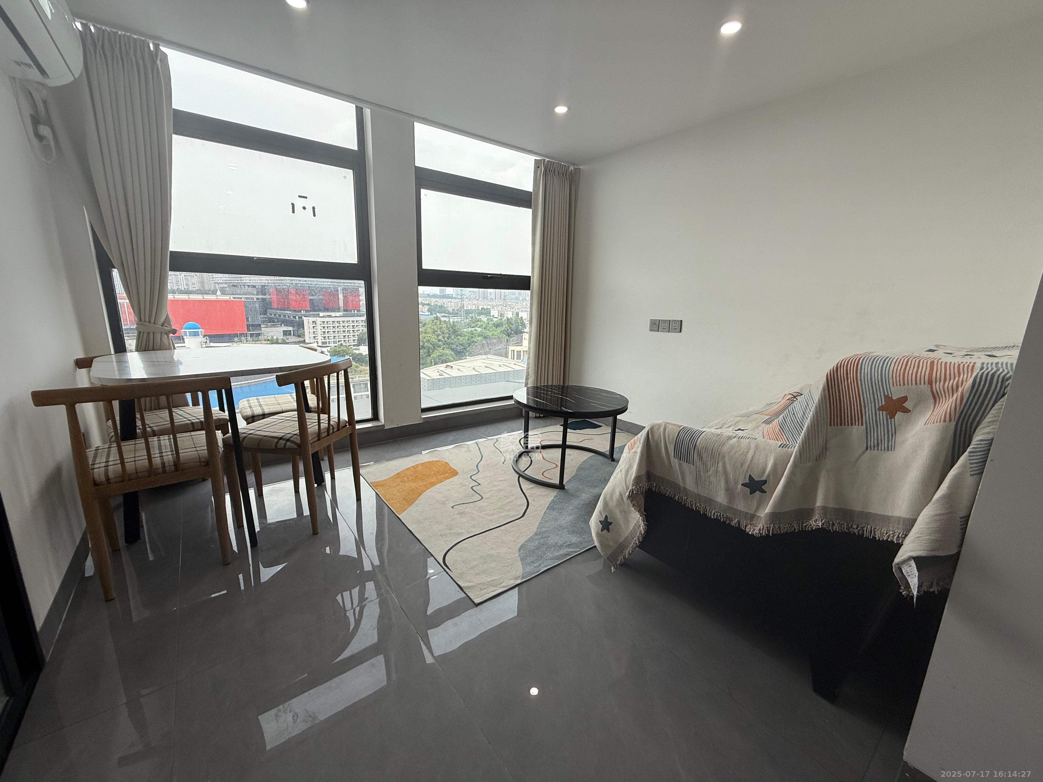 九玺铭城(九玺华府) 1室1厅1卫 2000.0元/月 九玺铭城(九玺华府) 1室1厅1卫 2000.0元/月室内图