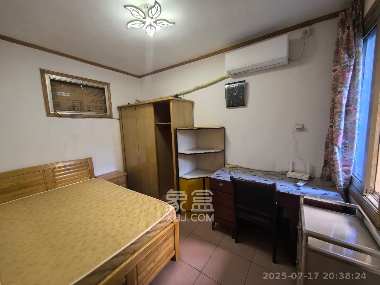 长郡花园  2室1厅1卫    1650.0元/月 长郡花园  2室1厅1卫    1650.0元/月室内图