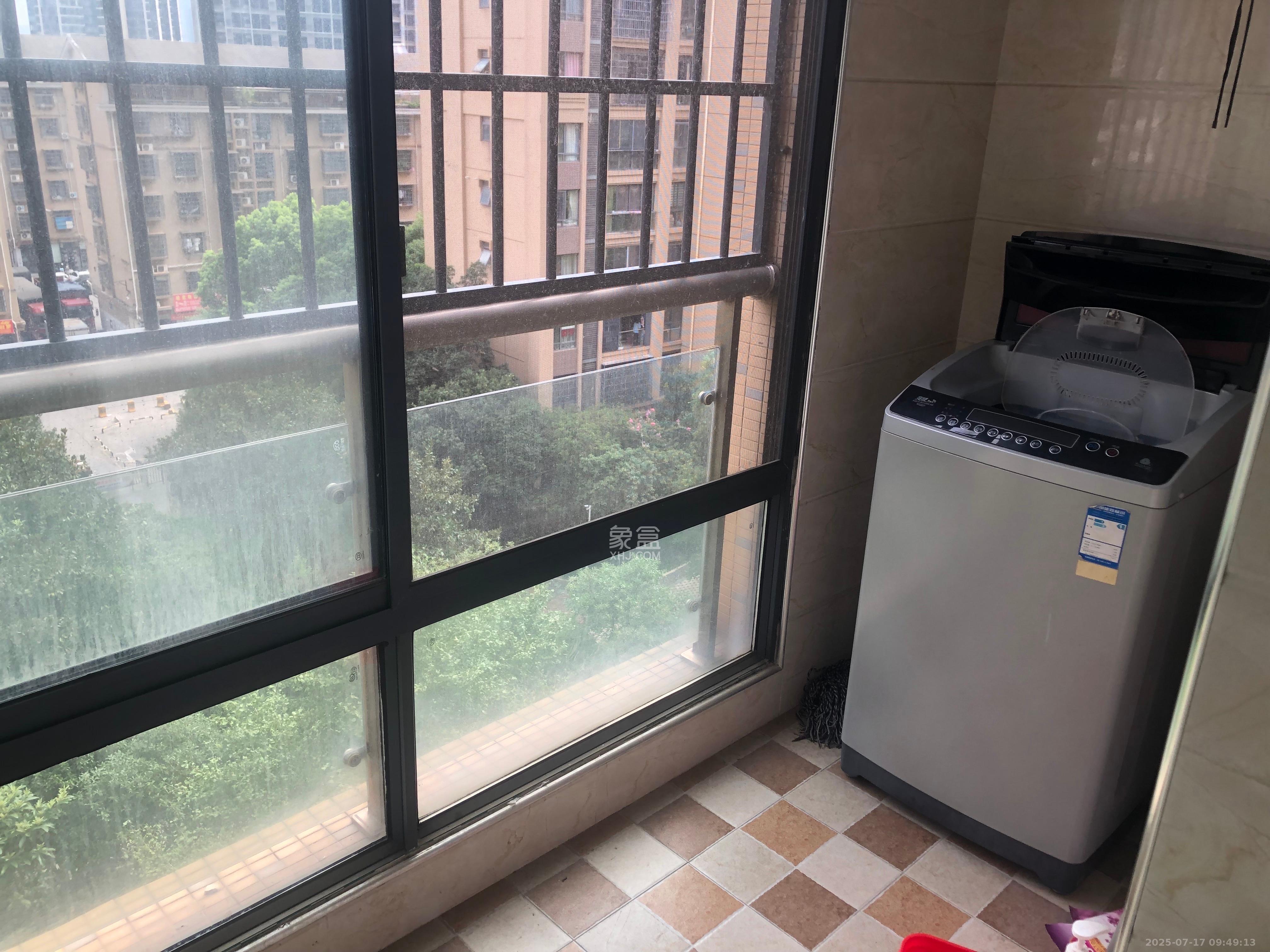 新华都万家城  3室2厅2卫    2400.0元/月室内图