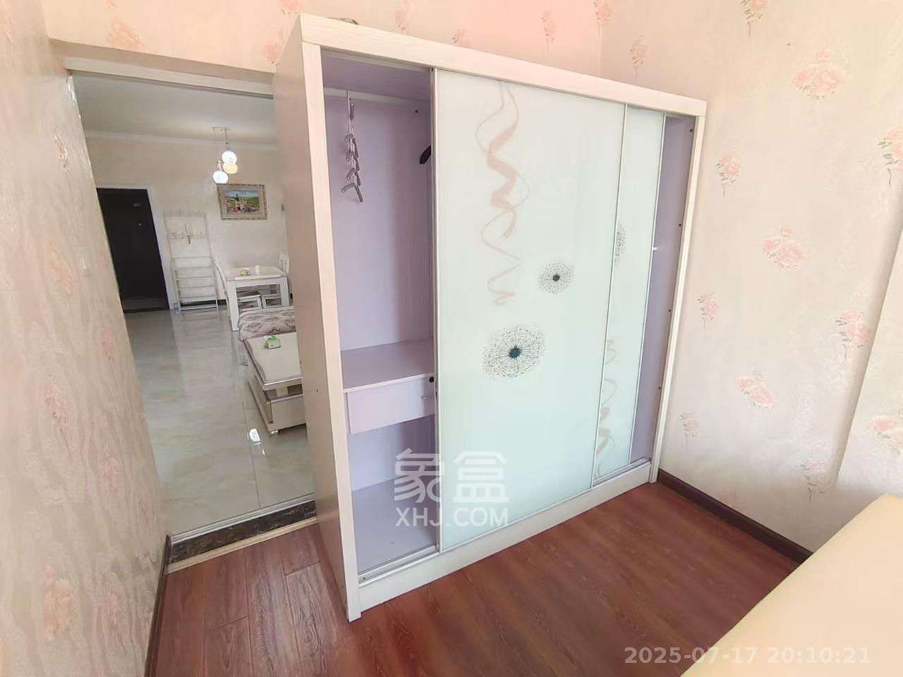 和庄  3室2厅1卫   2300.00元/月室内图