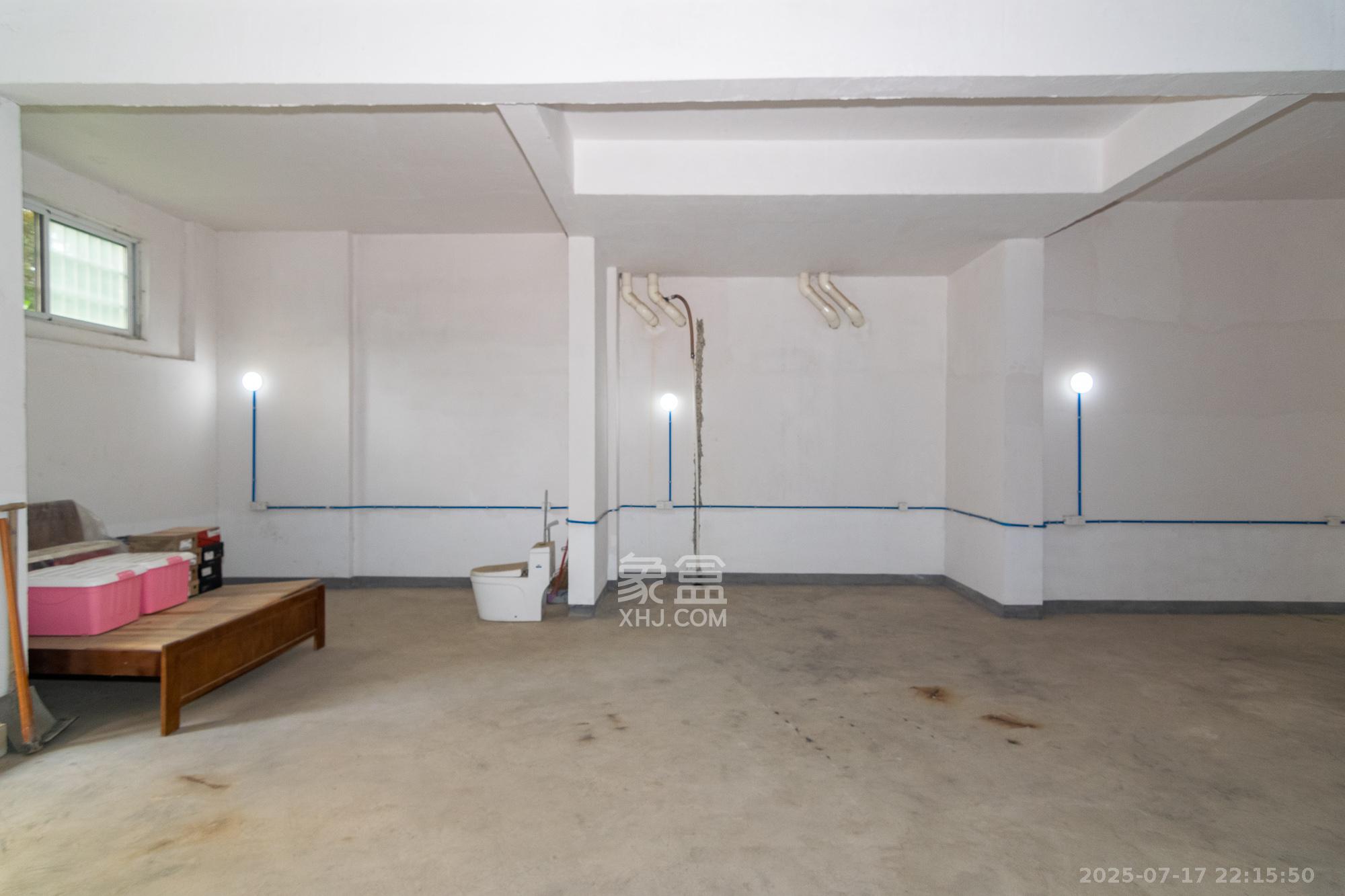 荣盛岳麓峰景 6室2厅3卫 128.8万 荣盛岳麓峰景 6室2厅3卫 128.8万其他