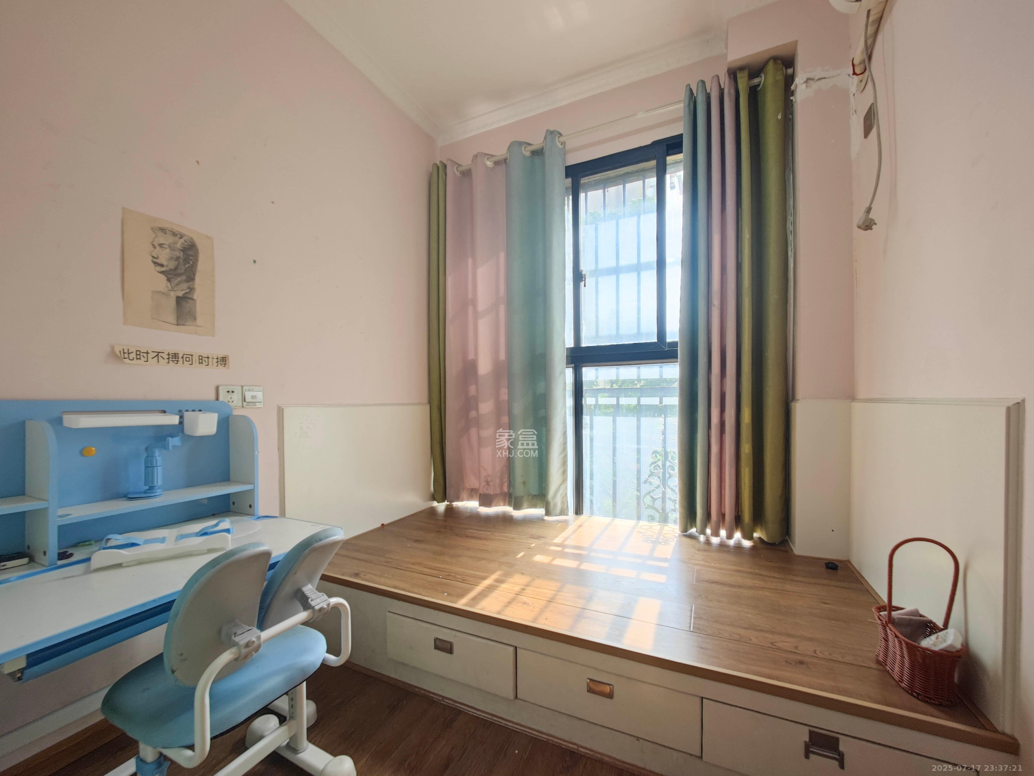 泰禹云开壹品 3室2厅1卫 90.0万 泰禹云开壹品 3室2厅1卫 90.0万卧室