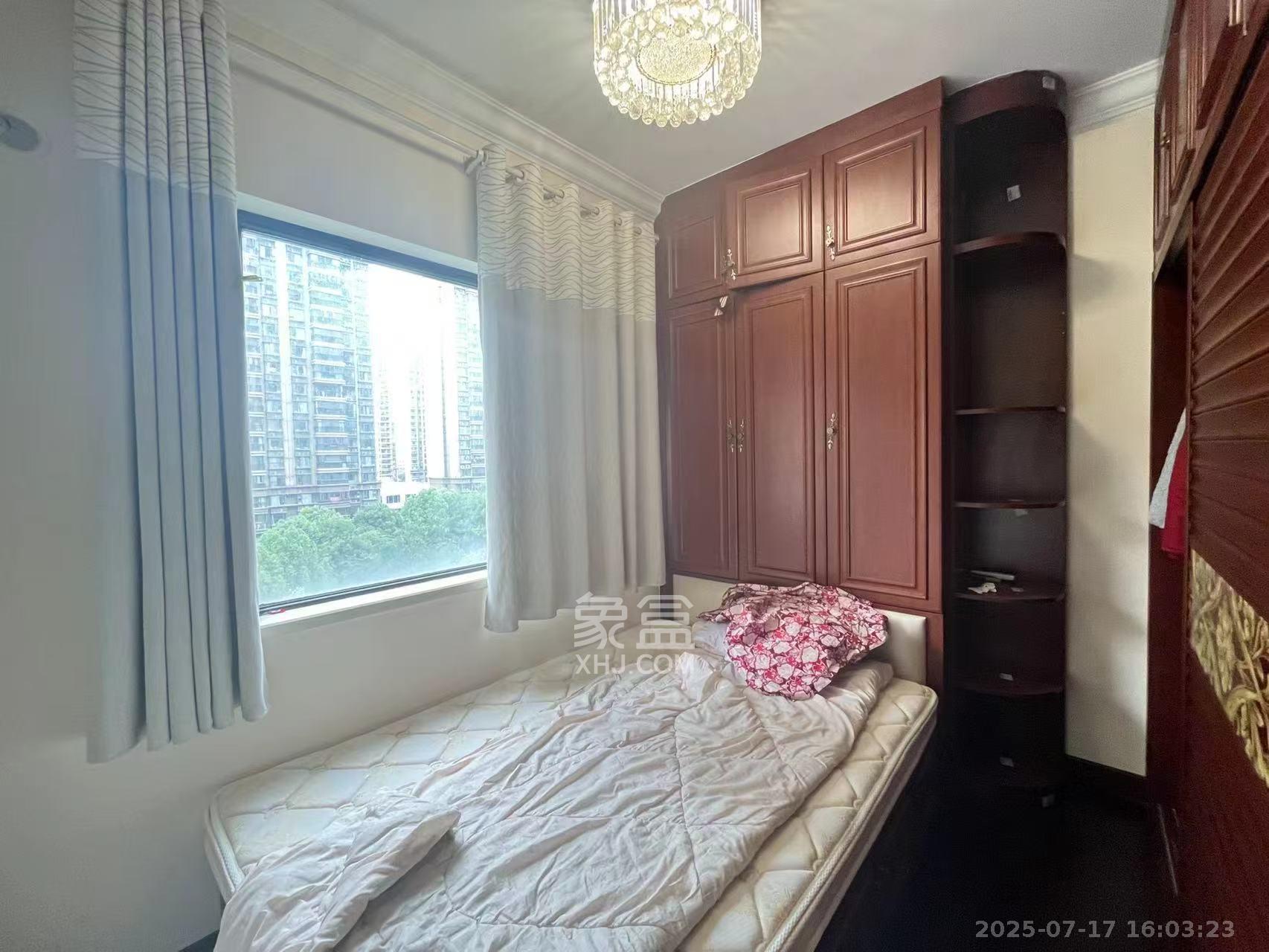 恒大江湾  3室2厅1卫    3000.0元/月室内图