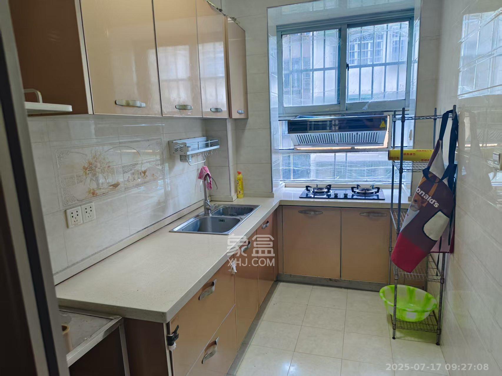 芙蓉区政府机关宿舍 3室2厅1卫 2200.0元/月 芙蓉区政府机关宿舍 3室2厅1卫 2200.0元/月室内图