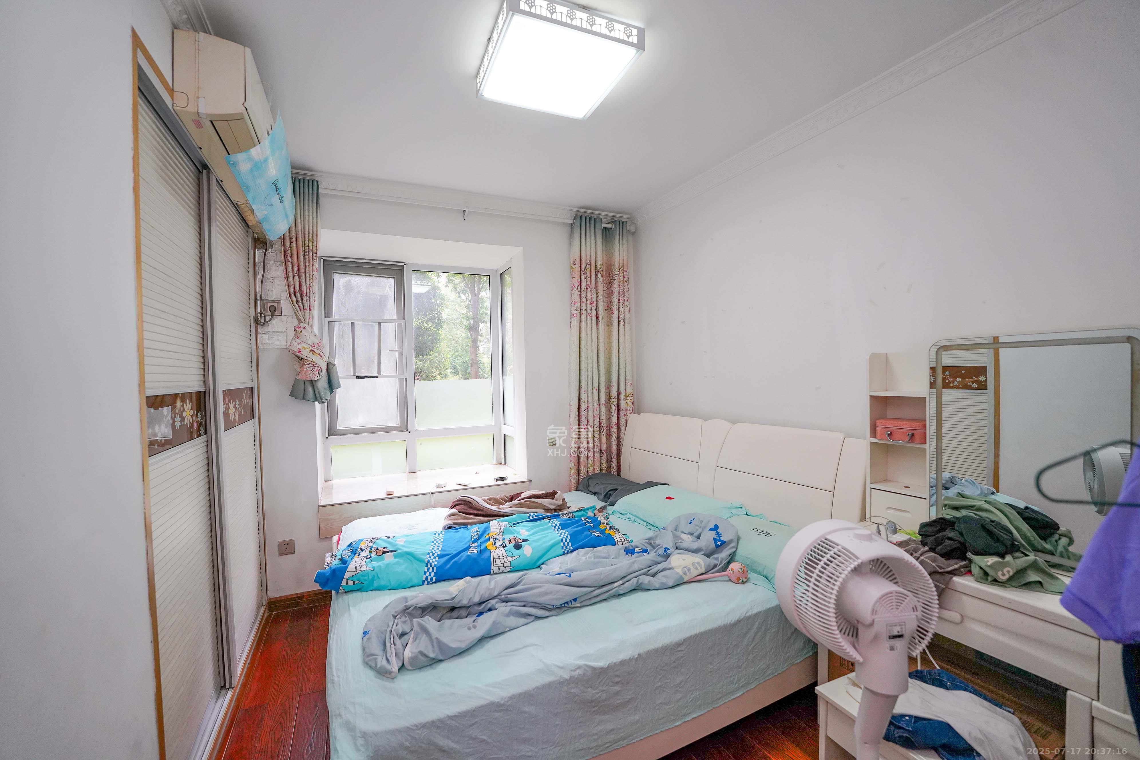 丽发新城 2室2厅1卫 43.8万 丽发新城 2室2厅1卫 43.8万卧室