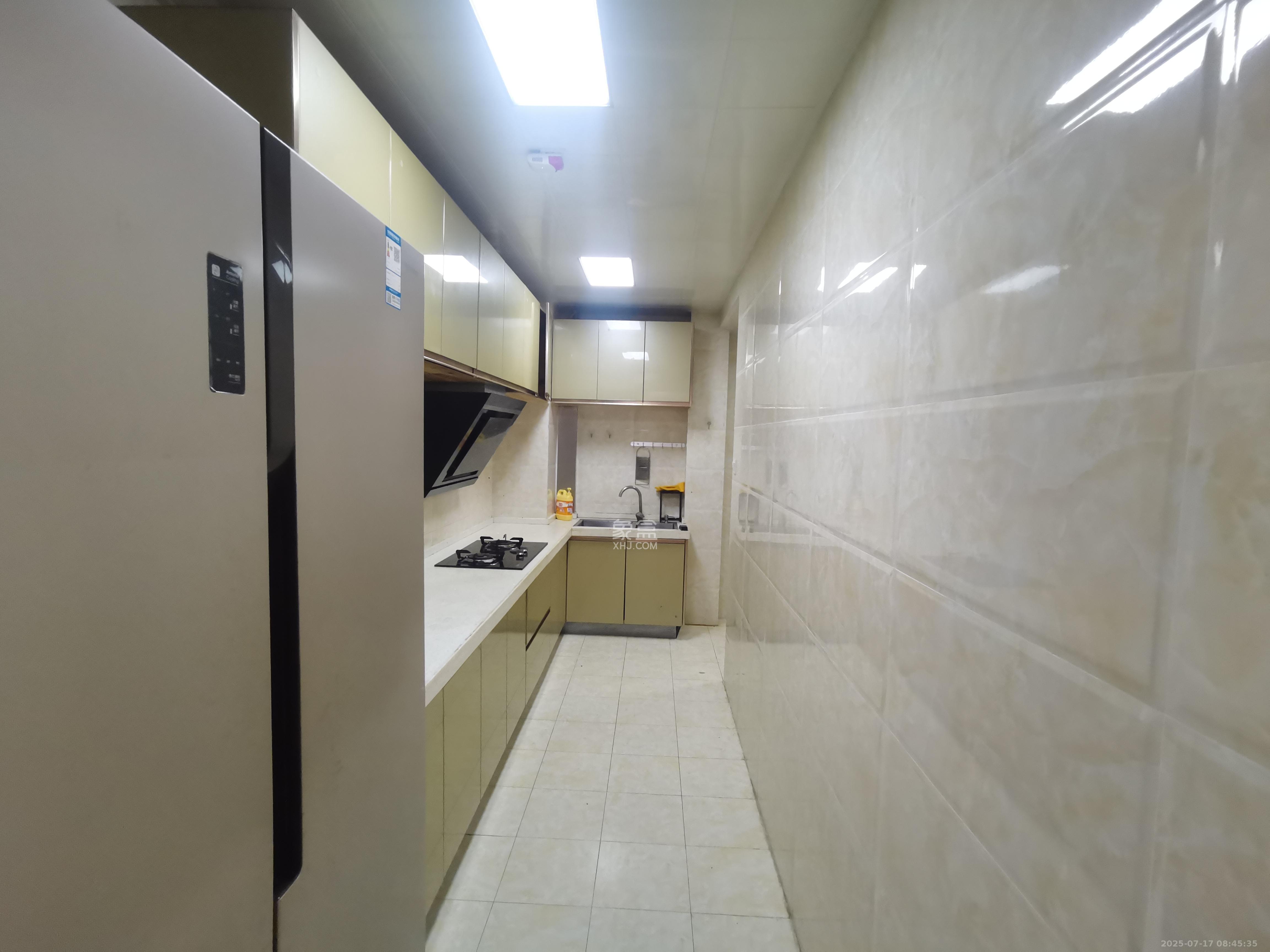 三一街区  3室2厅1卫   1800.00元/月室内图