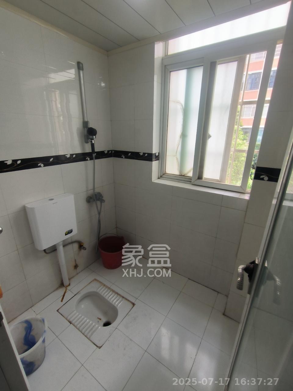 恒盛佳苑  3室2厅1卫    1800.0元/月室内图