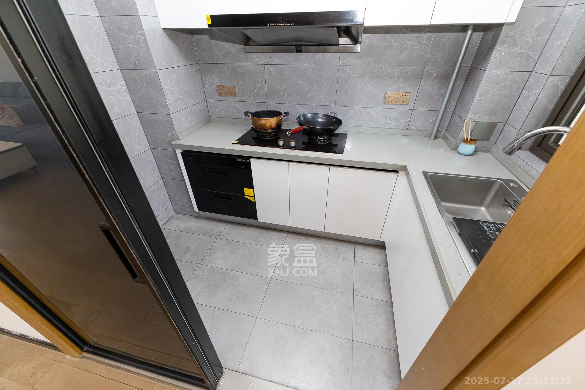 润和滨江府 3室2厅2卫 120.0万 润和滨江府 3室2厅2卫 120.0万厨房