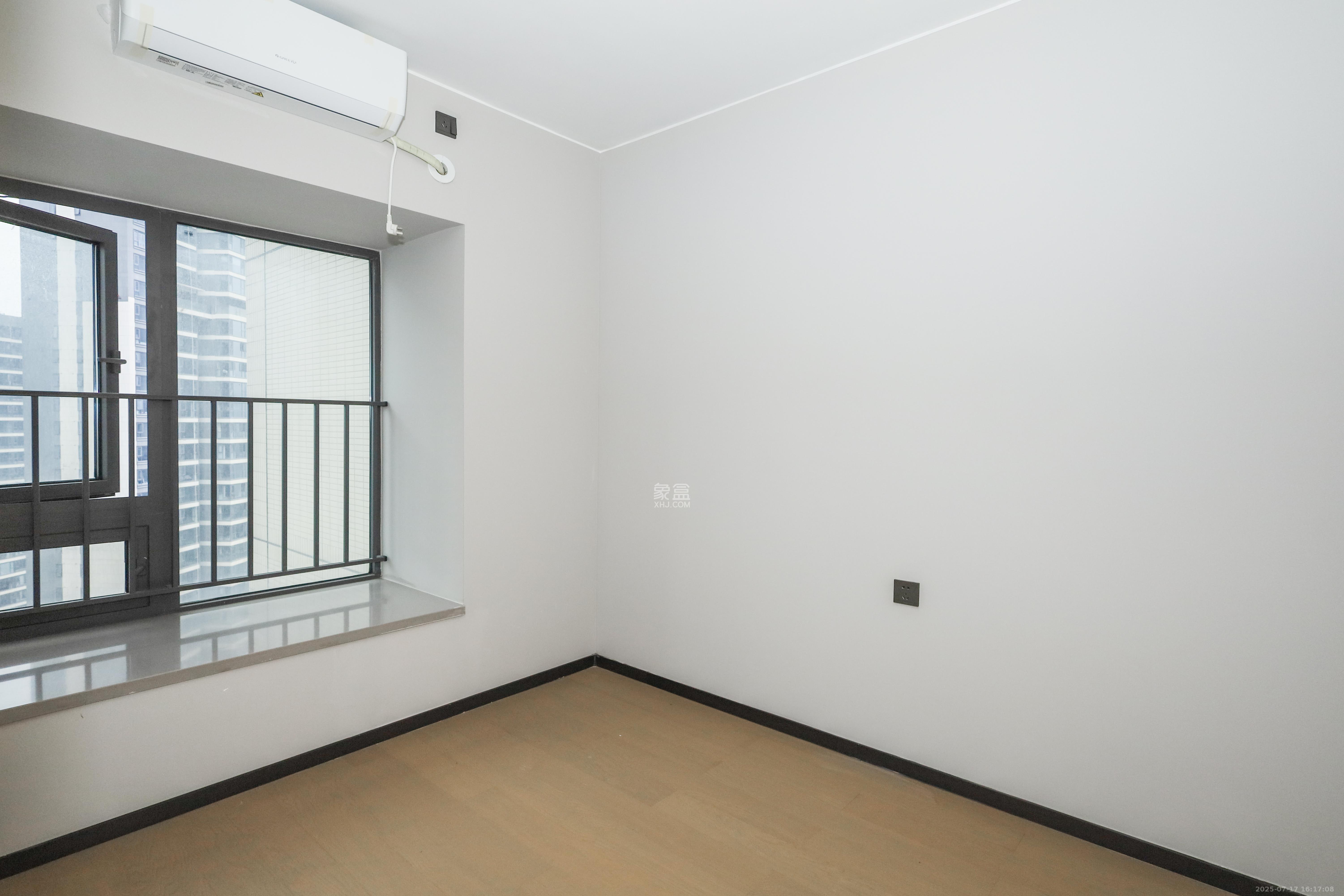 时代梅溪领峰 4室2厅2卫 3200.0元/月 时代梅溪领峰 4室2厅2卫 3200.0元/月室内图