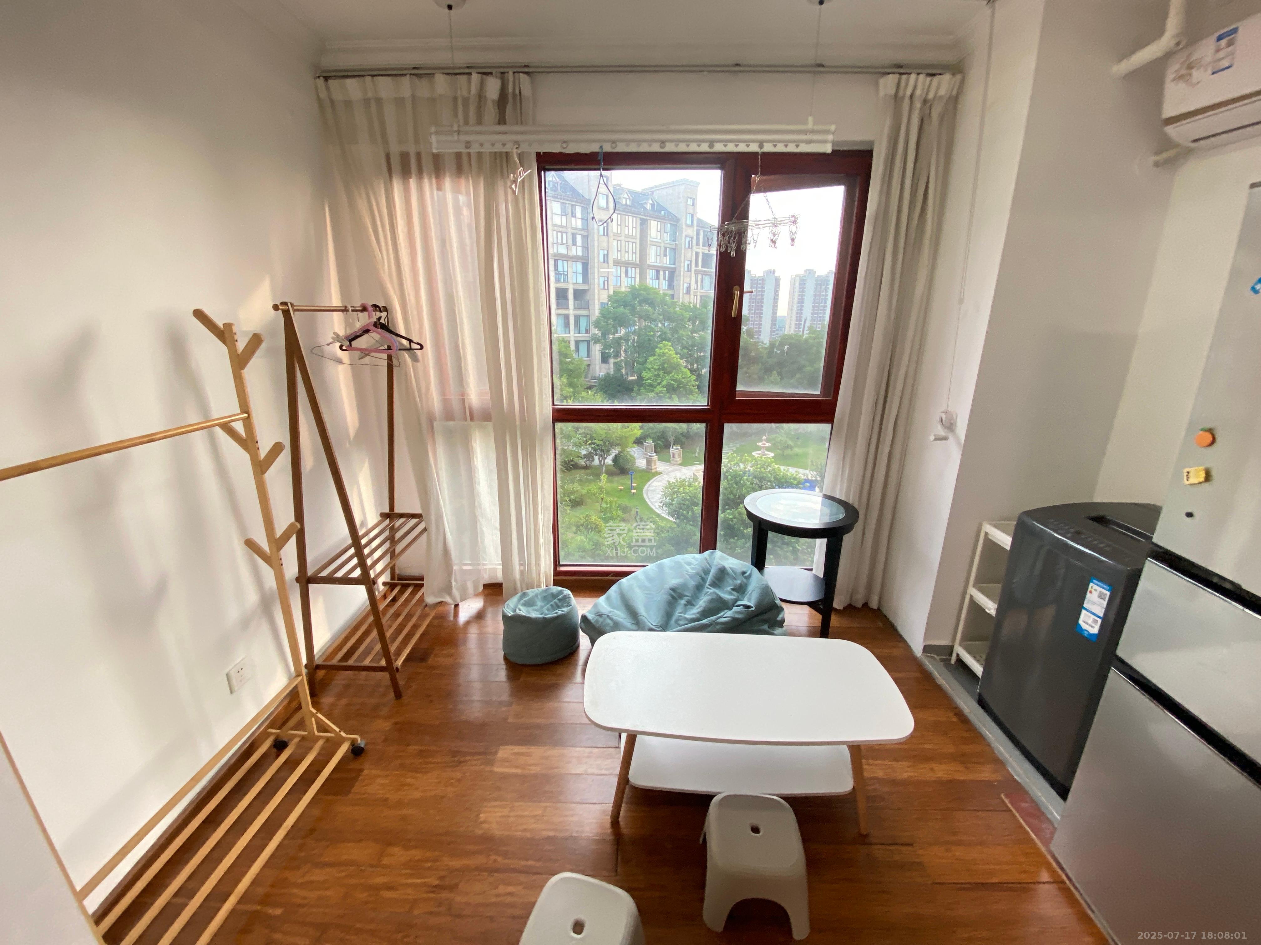 山水霖城(植物原著)  1室1厅1卫    1100.0元/月 山水霖城(植物原著)  1室1厅1卫    1100.0元/月室内图