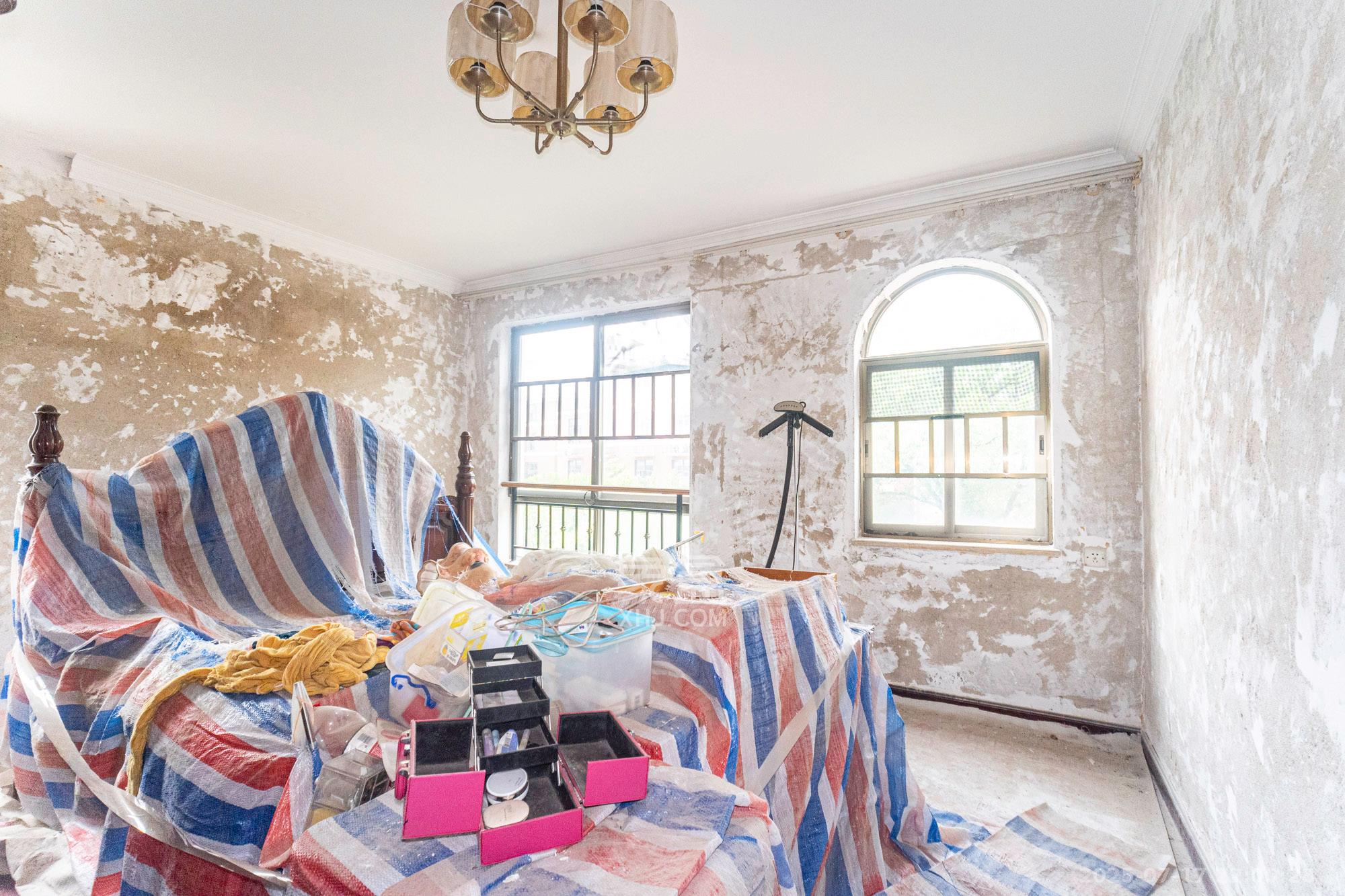 碧桂园威尼斯城  5室2厅3卫    278.0万卧室