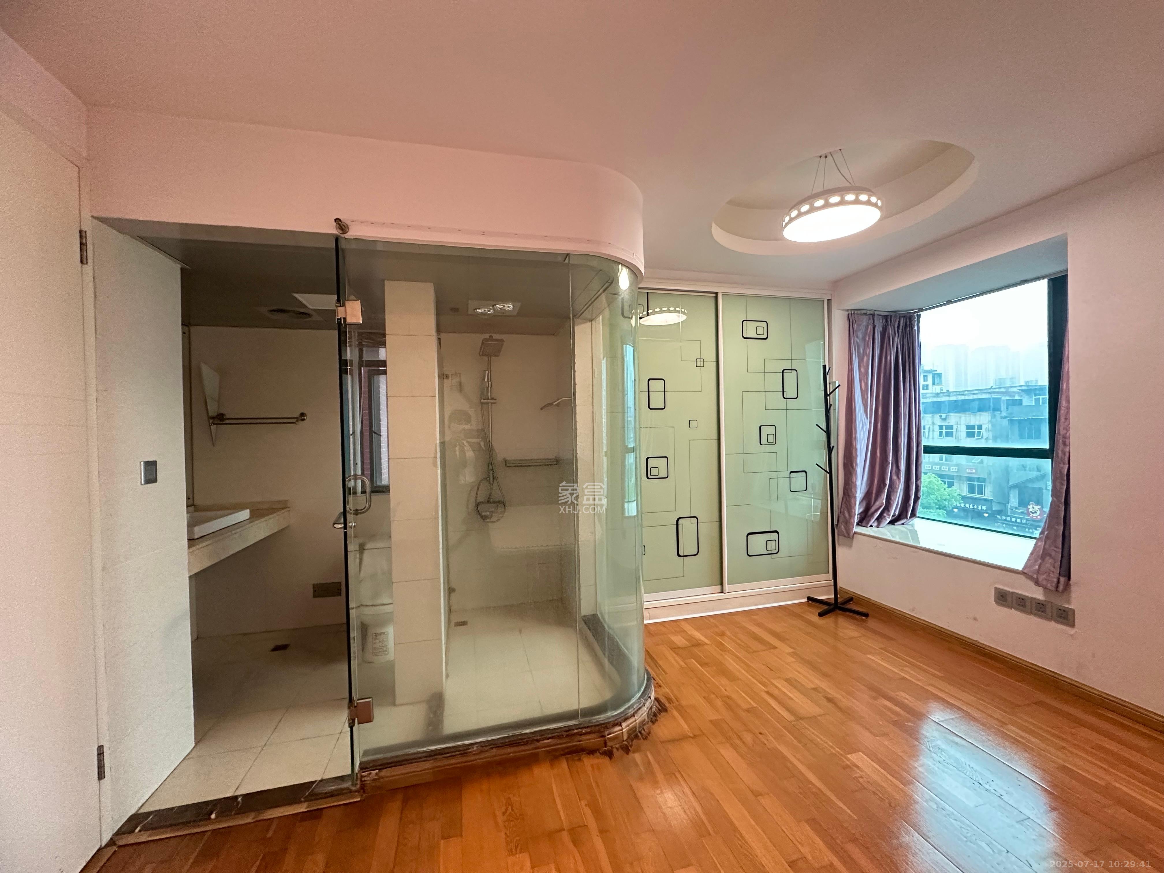 湘府东苑  2室1厅2卫    2500.0元/月 湘府东苑  2室1厅2卫    2500.0元/月室内图1