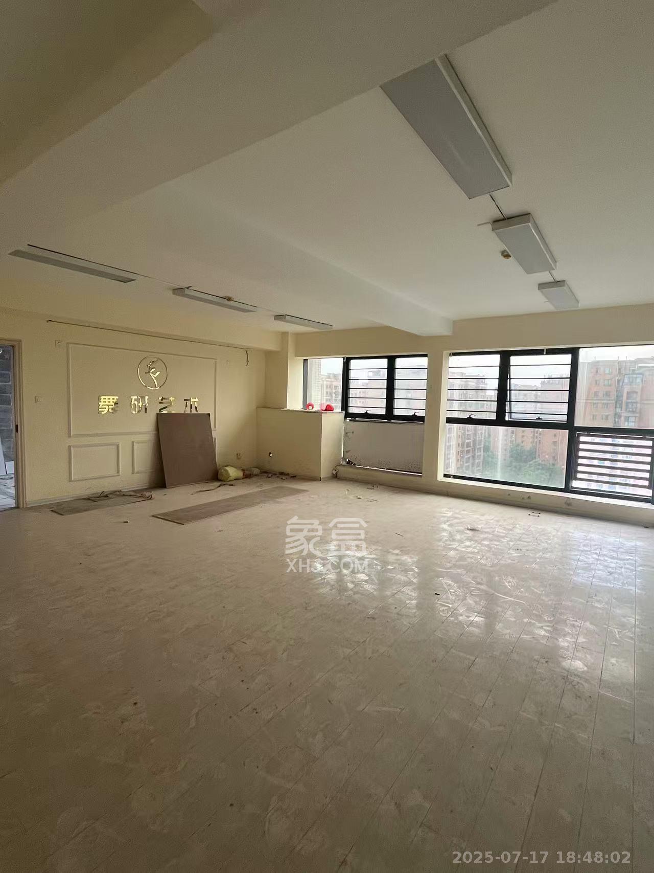 中建芙蓉工社  1室1厅1卫    1000.0元/月