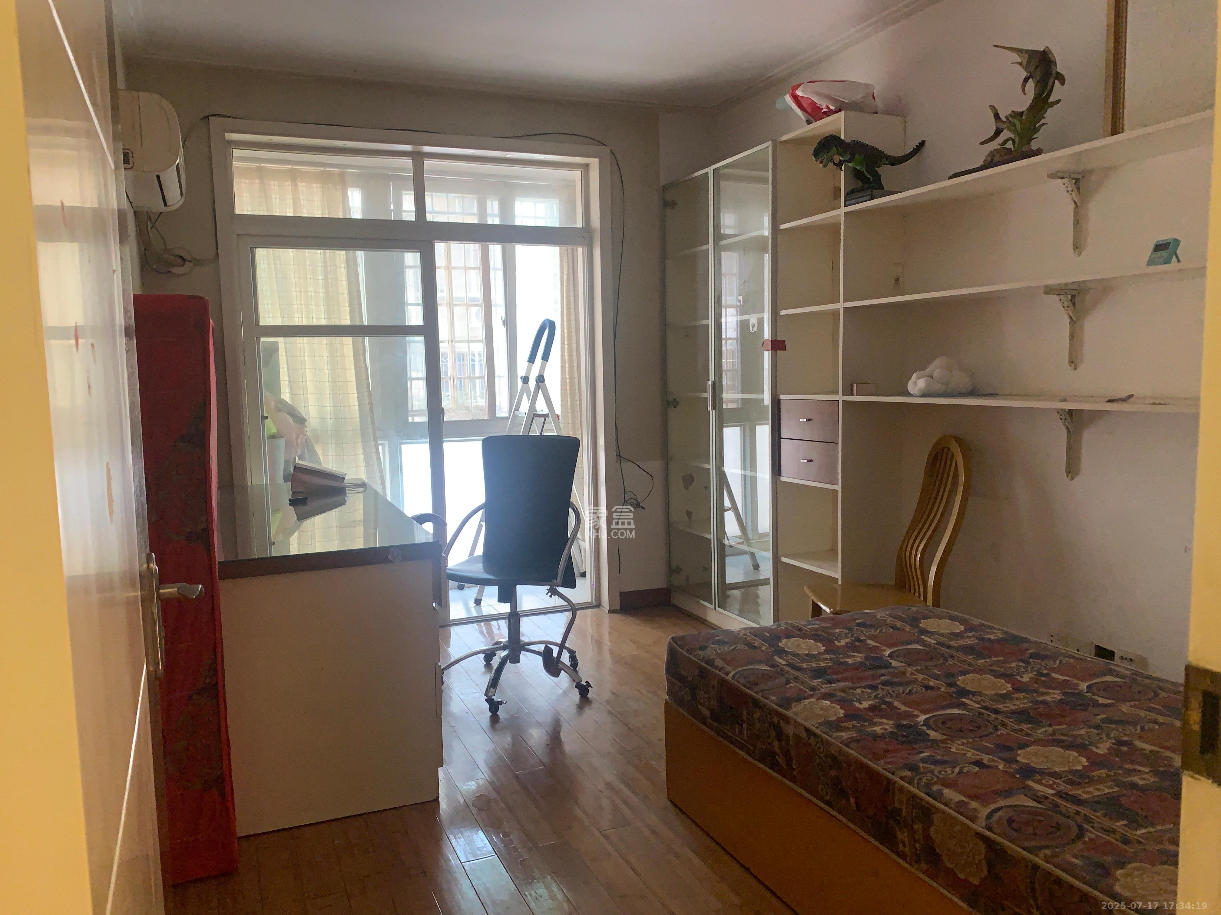 怡景民居 3室2厅1卫 1700.0元/月 怡景民居 3室2厅1卫 1700.0元/月室内图