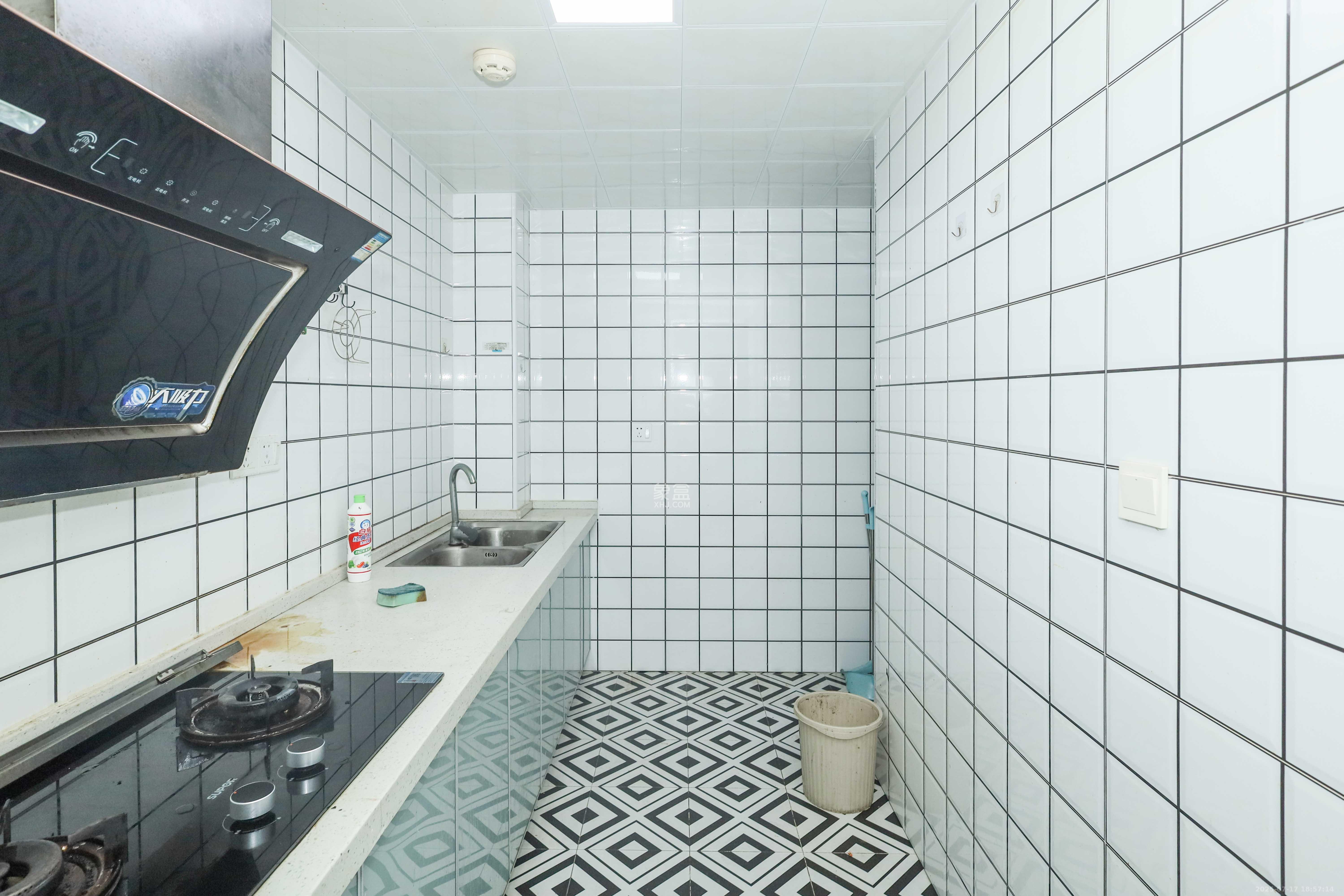 中国铁建梅溪青秀二期 3室2厅2卫 115.0万 中国铁建梅溪青秀二期 3室2厅2卫 115.0万厨房