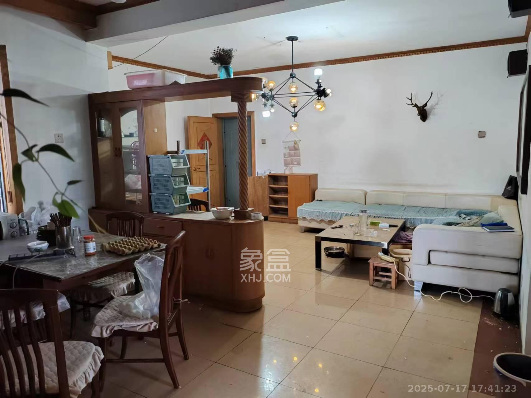 富华大厦  2室2厅1卫    2400.0元/月室内图