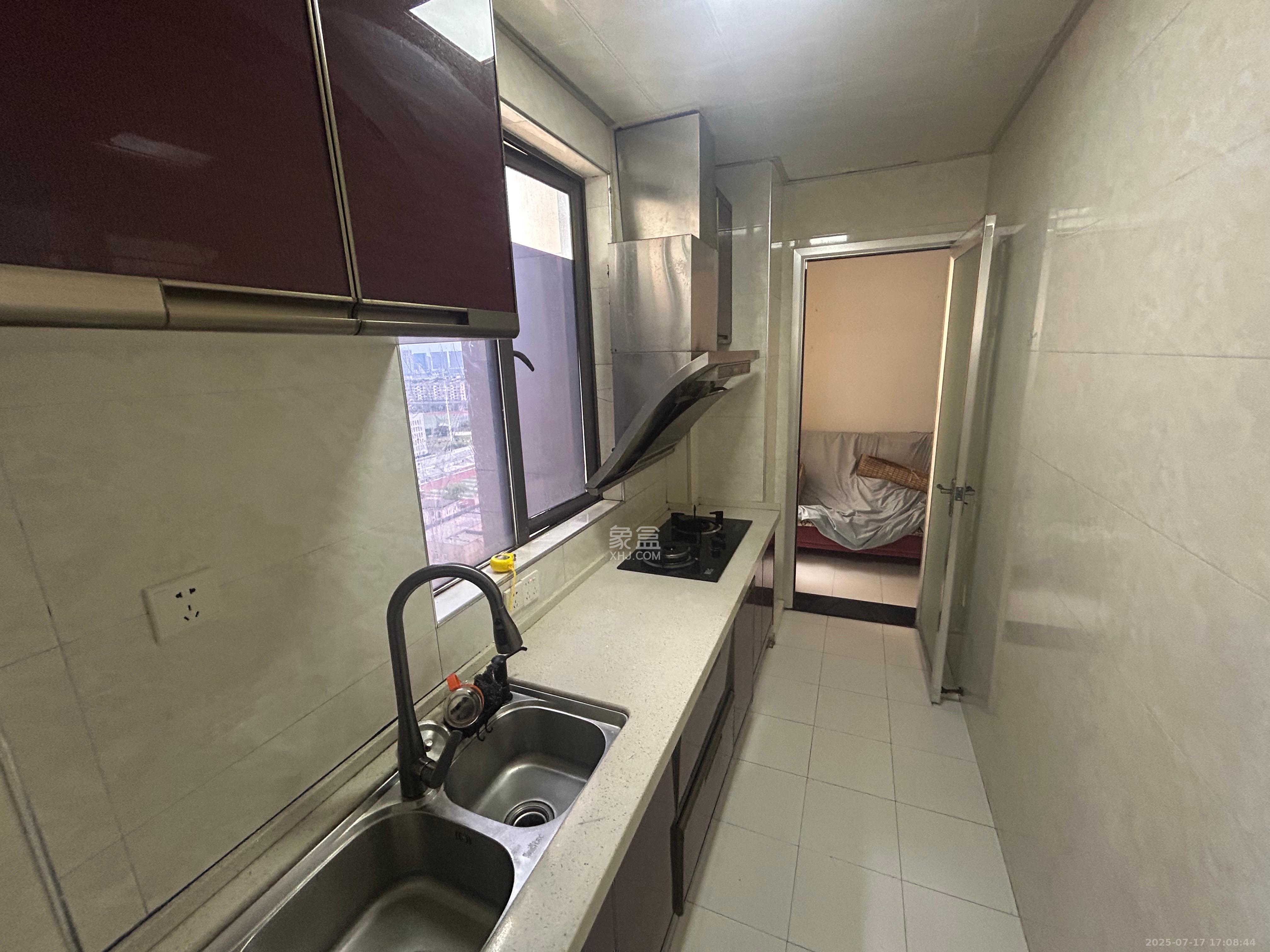 旭辉华庭  3室2厅1卫    1800.0元/月 旭辉华庭  3室2厅1卫    1800.0元/月室内图