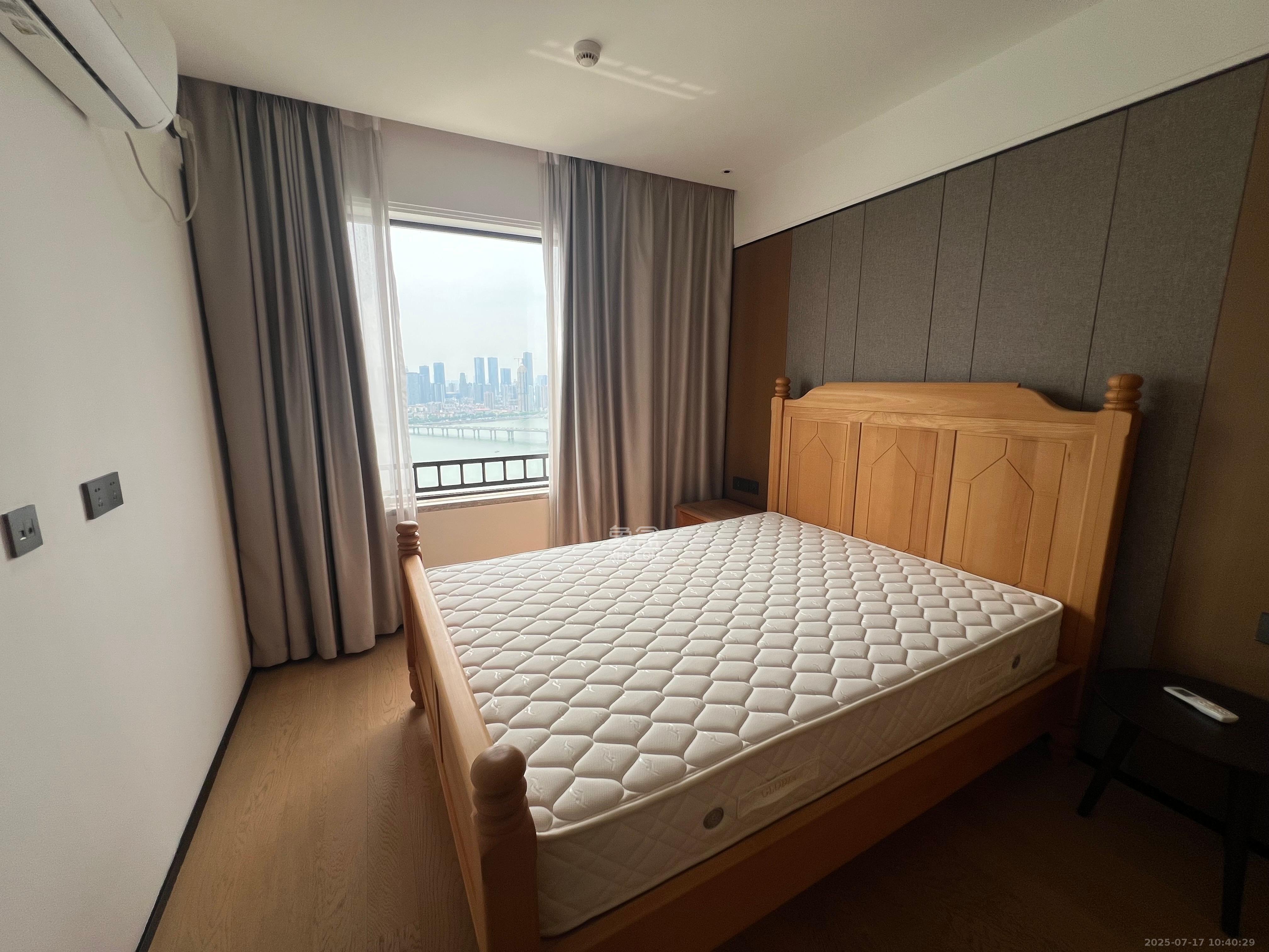 万科里金域国际  3室2厅2卫    5800.0元/月室内图