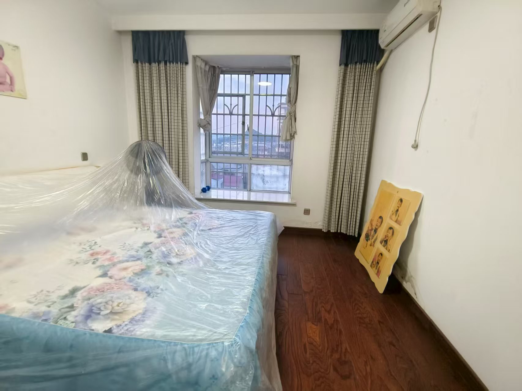 湘中北苑  1室0厅0卫   75.00万客厅