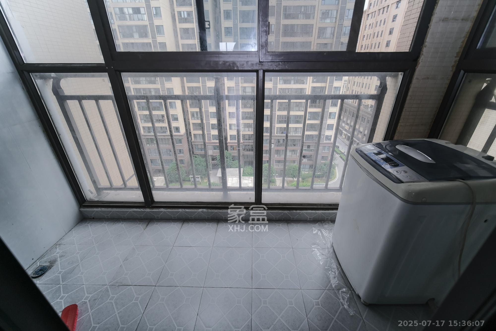 星雅美辰 3室2厅2卫 85.0万 星雅美辰 3室2厅2卫 85.0万阳台