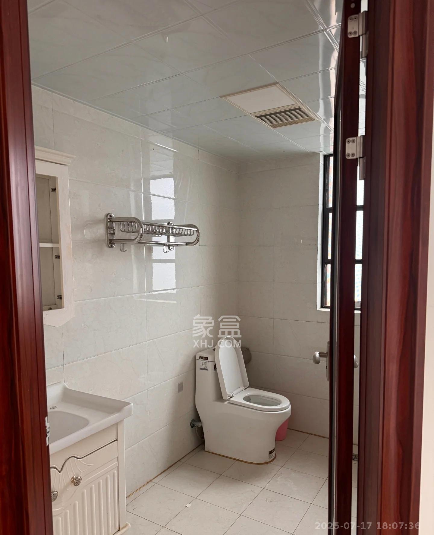 金科世界城 3室2厅2卫 2500.0元/月 金科世界城 3室2厅2卫 2500.0元/月室内图