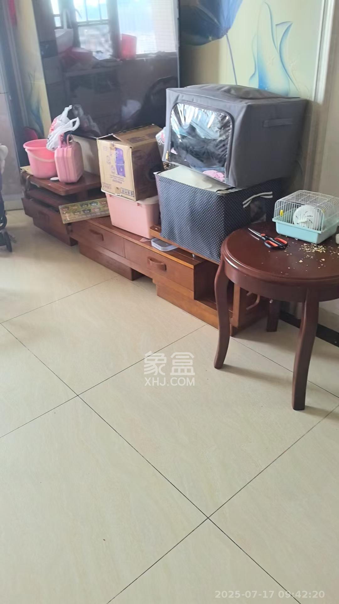 八方小区C区  3室2厅2卫    4500.0元/月室内图
