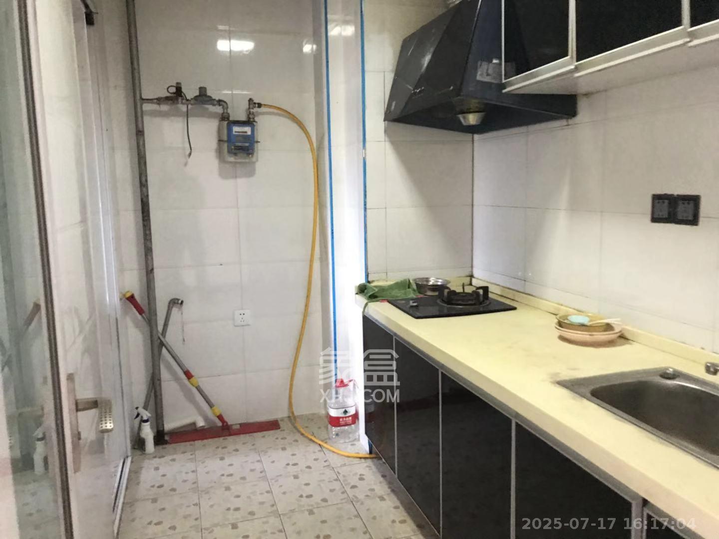 红树湾  1室1厅1卫   1200.00元/月室内图
