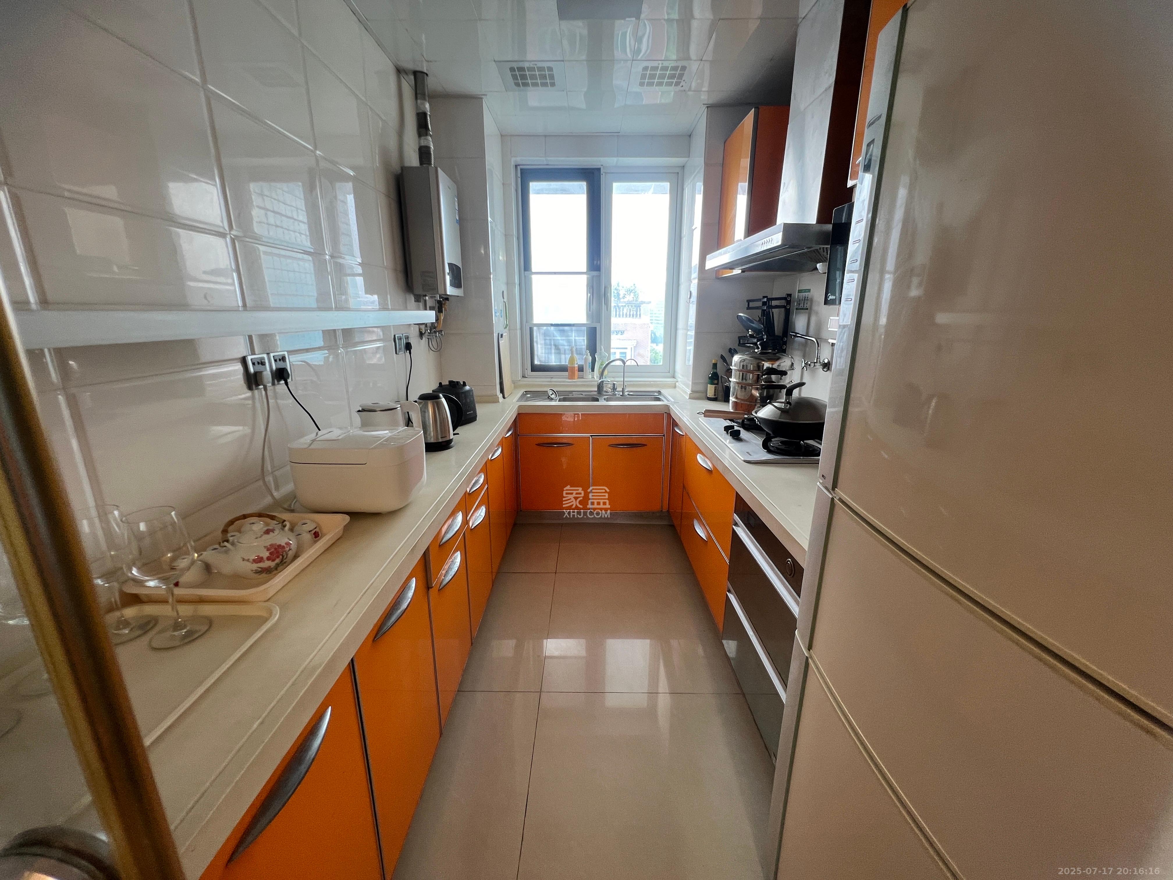 梦泽园  4室2厅2卫    5000.0元/月 梦泽园  4室2厅2卫    5000.0元/月室内图