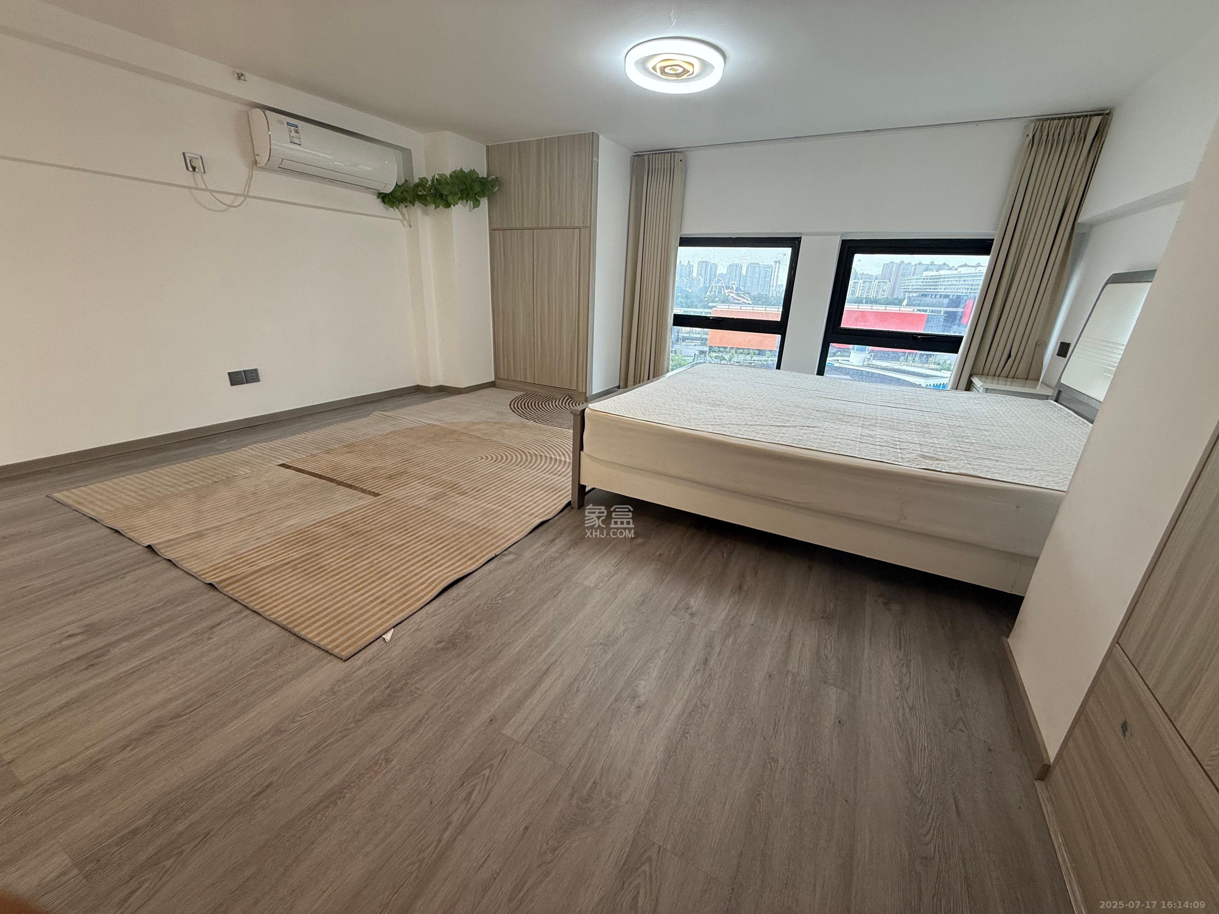 九玺铭城(九玺华府) 1室1厅1卫 2000.0元/月 九玺铭城(九玺华府) 1室1厅1卫 2000.0元/月室内图