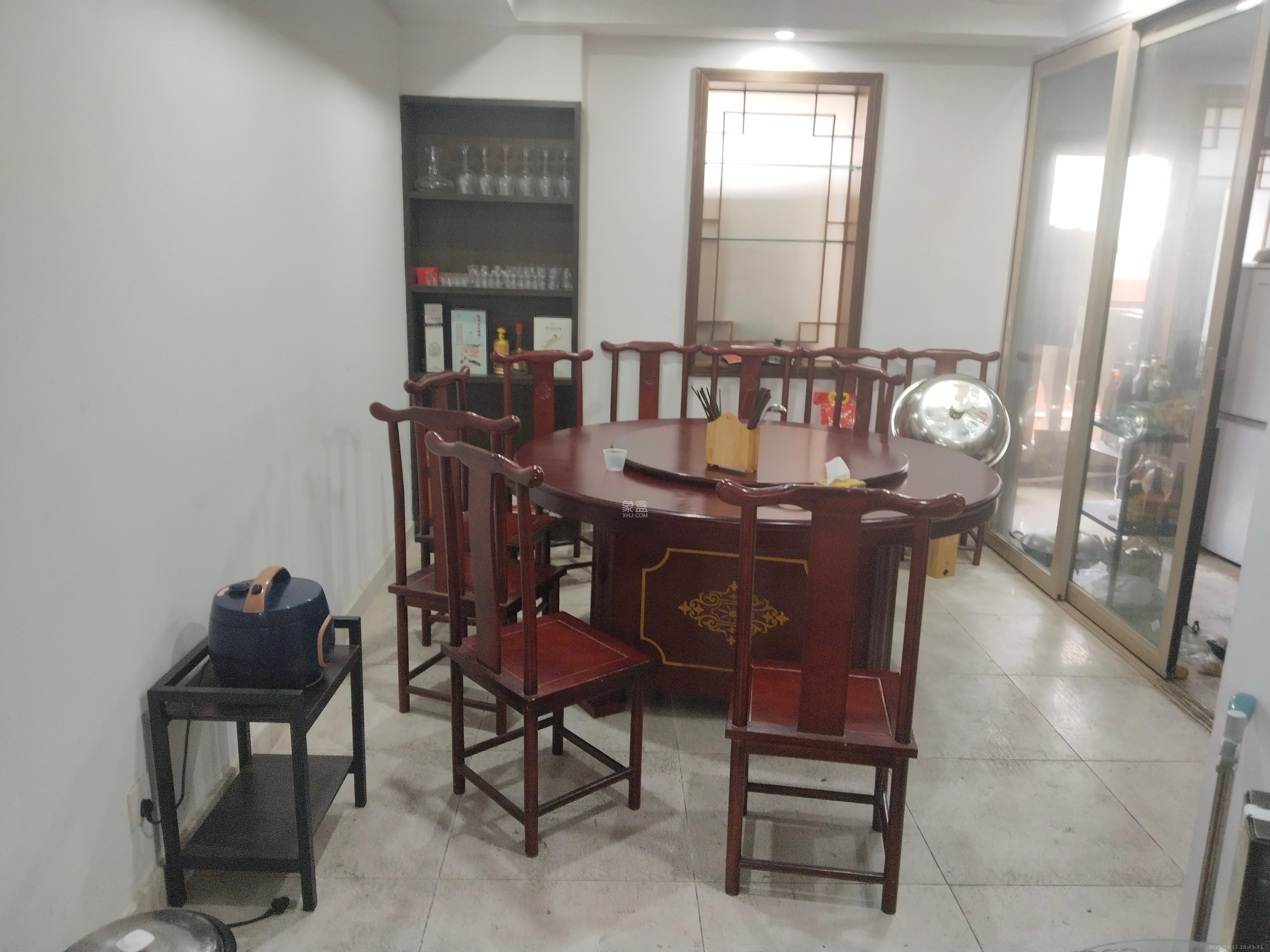 巴黎香榭 3室2厅2卫 5500.0元/月 巴黎香榭 3室2厅2卫 5500.0元/月室内图