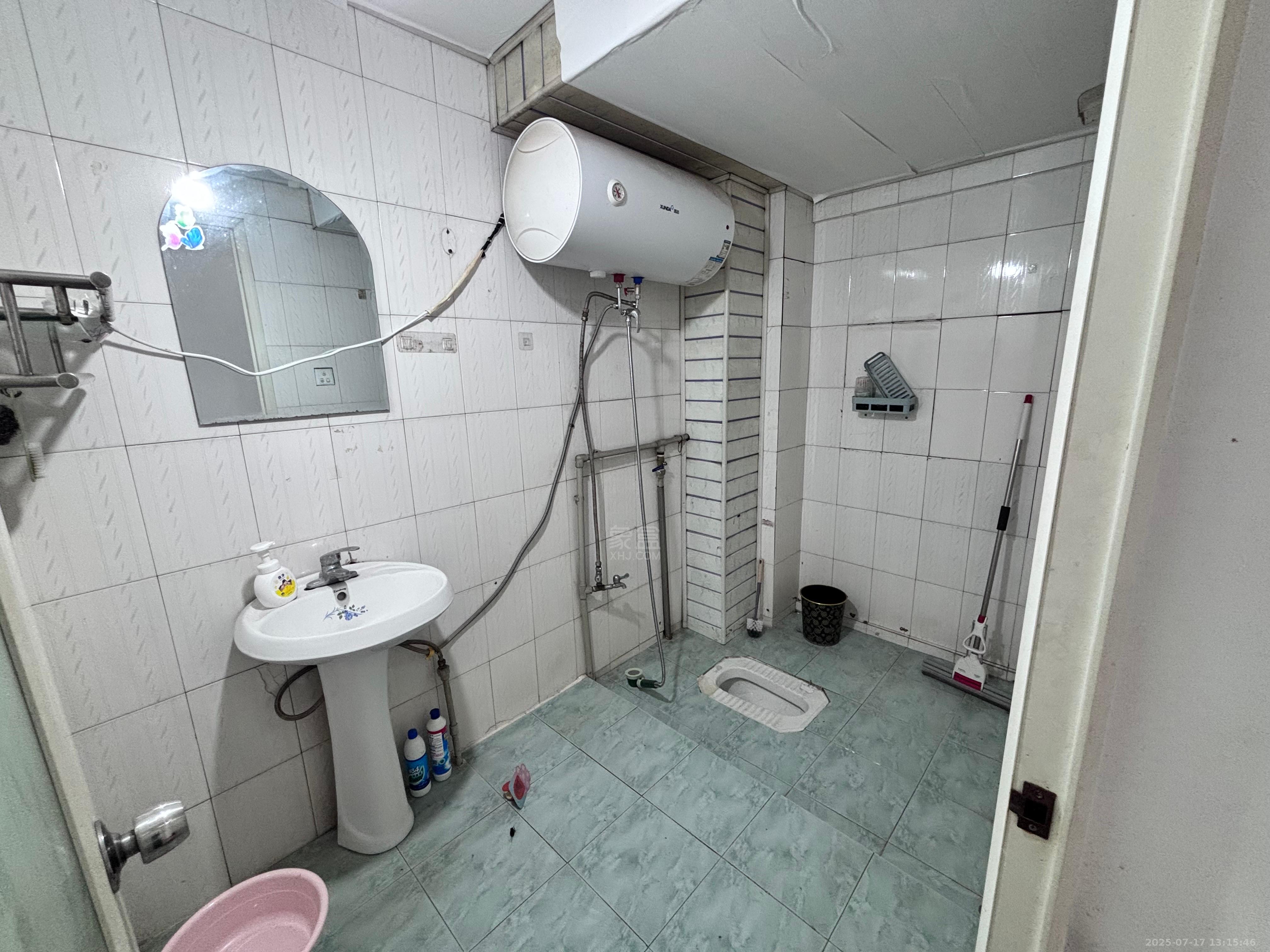 金色地标 1室1厅1卫 800.0元/月 金色地标 1室1厅1卫 800.0元/月室内图